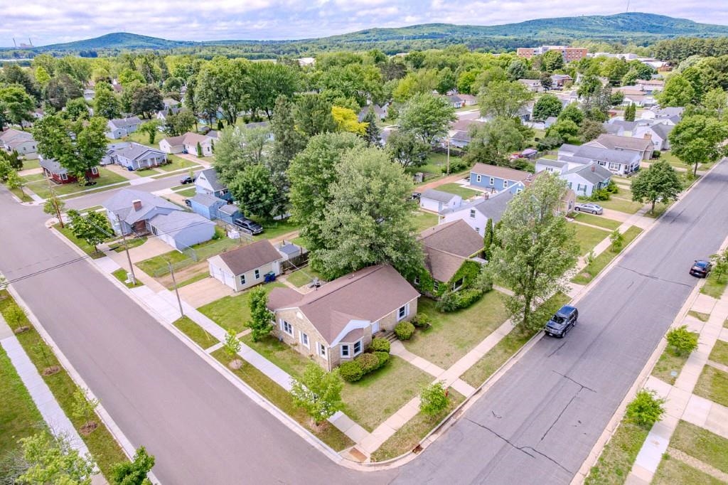 703 KENT STREET, Wausau, Wisconsin 54403, 2 Bedrooms Bedrooms, ,2 BathroomsBathrooms,Residential,For Sale,703 KENT STREET,22602629