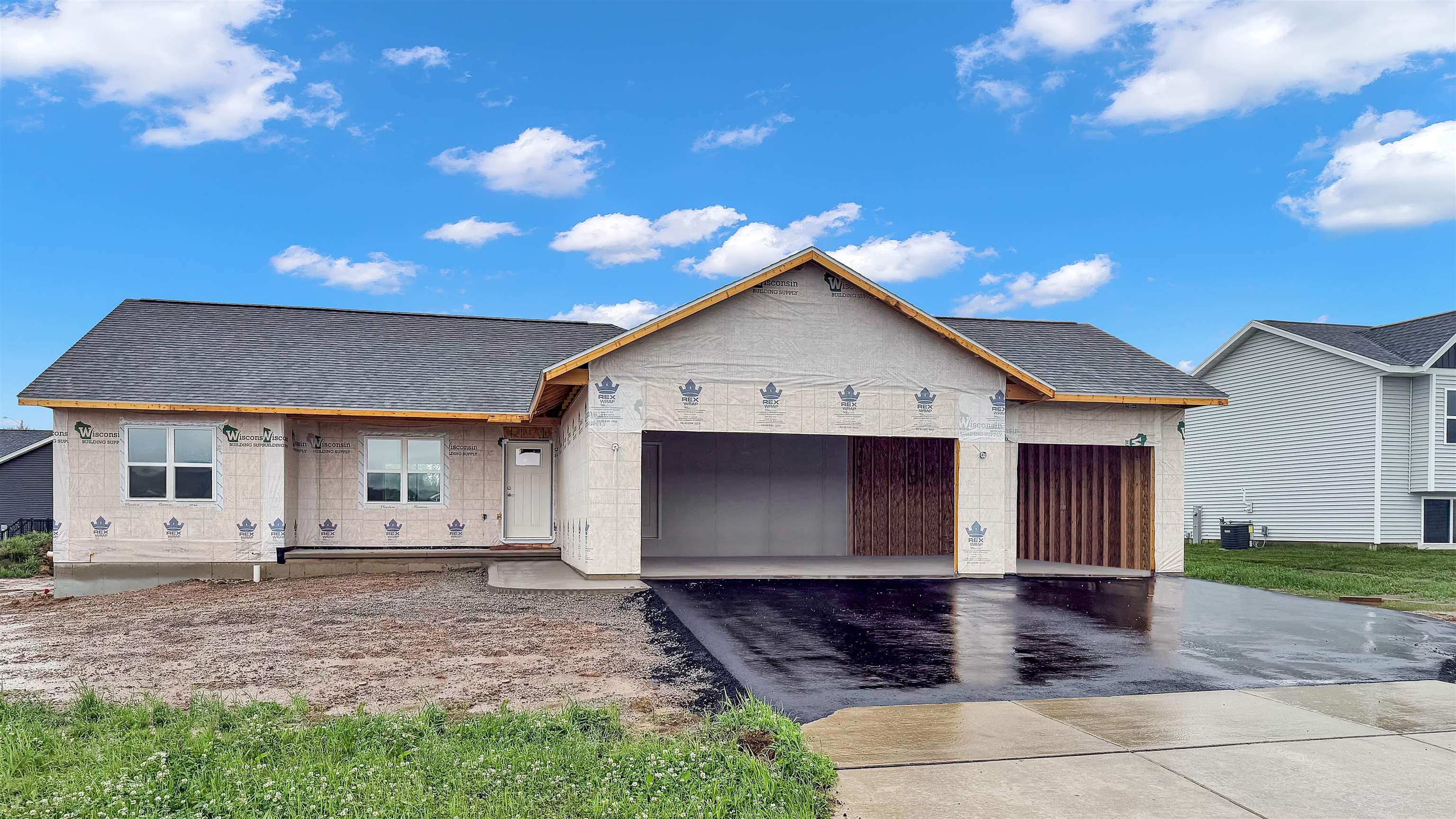 2200 S COTTONWOOD AVENUE, Marshfield, Wisconsin 54449, 3 Bedrooms Bedrooms, ,2 BathroomsBathrooms,Residential,For Sale,2200 S COTTONWOOD AVENUE,22602631