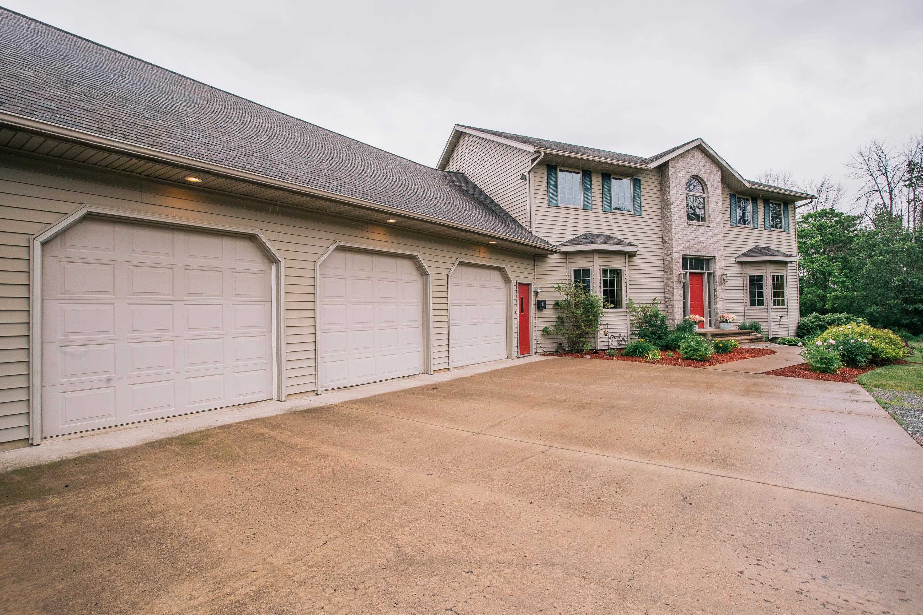 W5798 ROLLING HILLS DRIVE, Neillsville, Wisconsin 54456, 5 Bedrooms Bedrooms, ,4 BathroomsBathrooms,Residential,For Sale,W5798 ROLLING HILLS DRIVE,22602632
