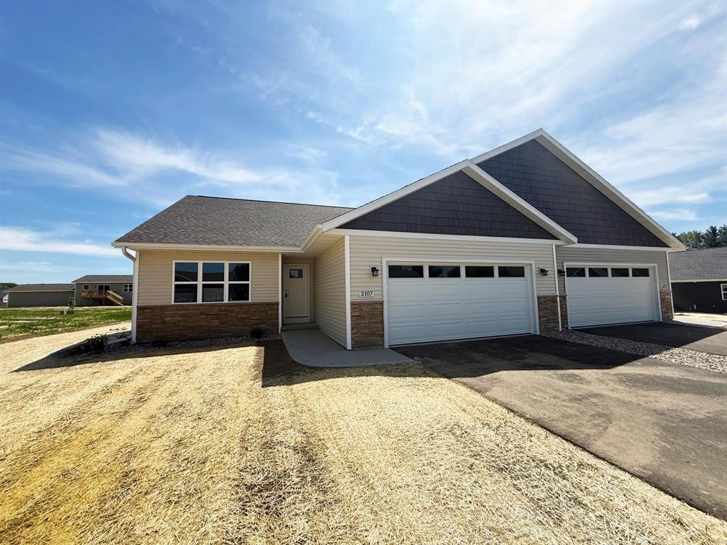 2107 S IRONWOOD AVENUE, Marshfield, Wisconsin 54449, 3 Bedrooms Bedrooms, ,2 BathroomsBathrooms,Residential,For Sale,2107 S IRONWOOD AVENUE,22602633