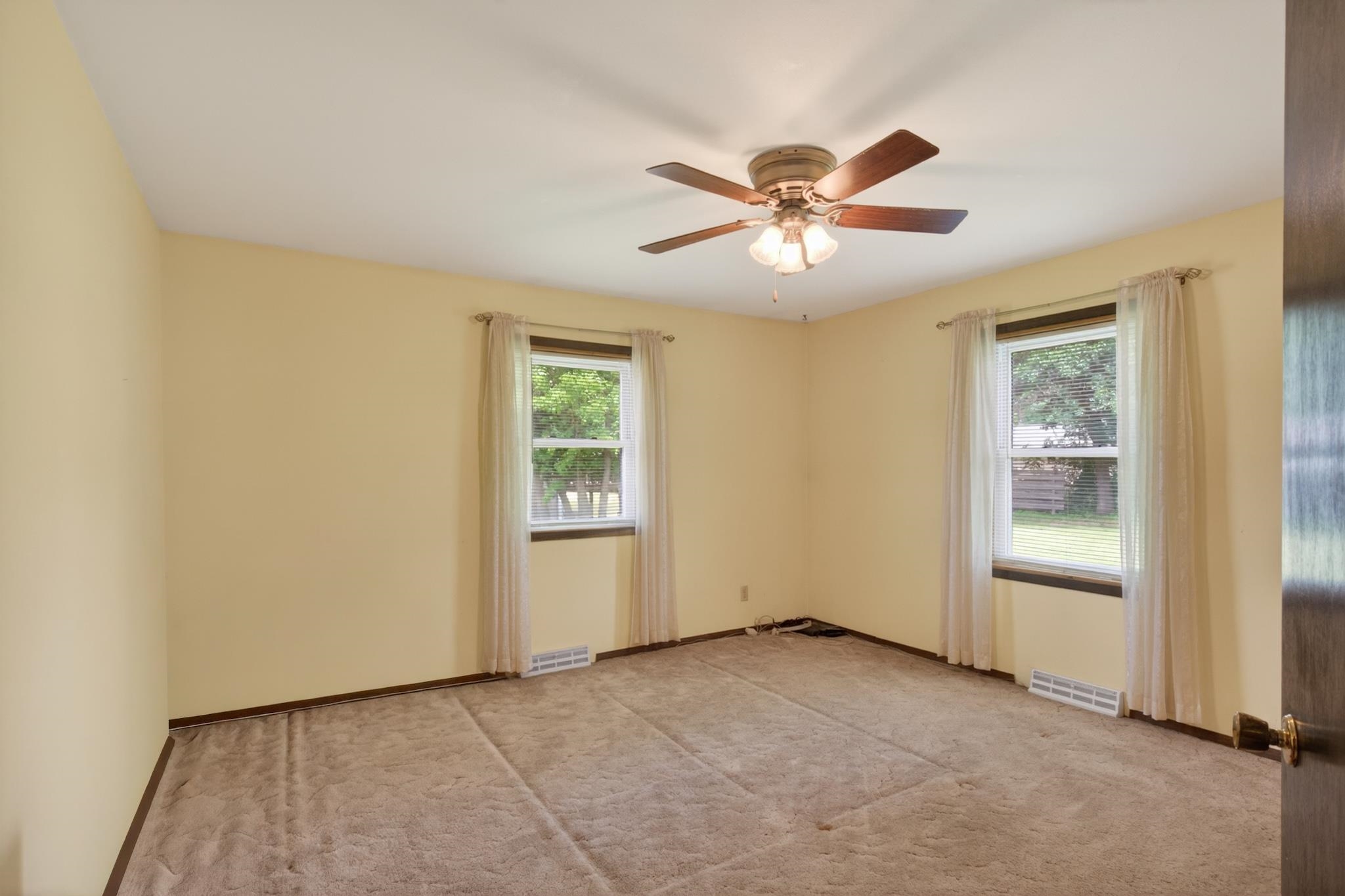 419 MILLER AVENUE, Wisconsin Rapids, Wisconsin 54494, 3 Bedrooms Bedrooms, ,3 BathroomsBathrooms,Residential,For Sale,419 MILLER AVENUE,22602636