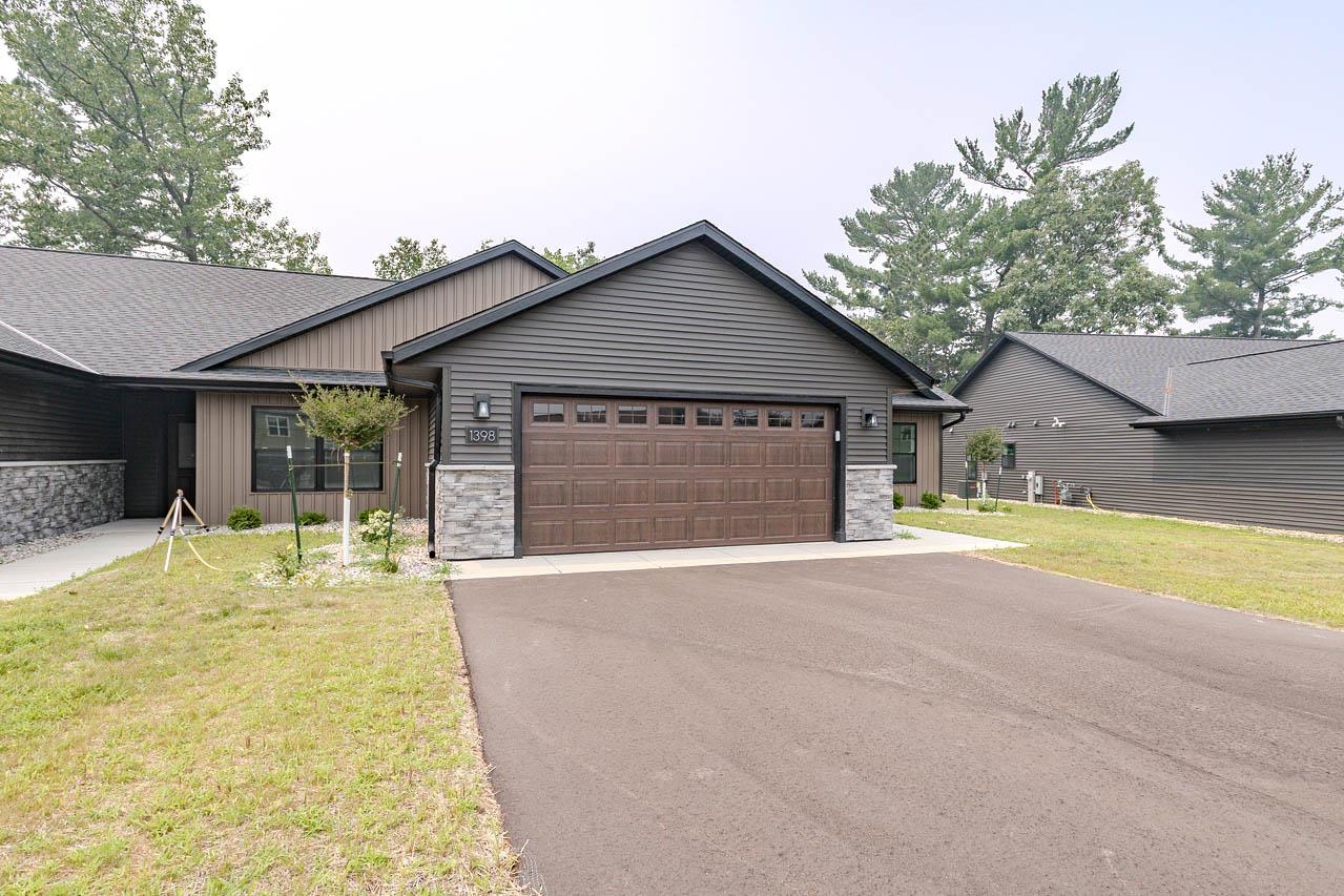 1398 PARK DRIVE, Schofield, Wisconsin 54476, 3 Bedrooms Bedrooms, 6 Rooms Rooms,2 BathroomsBathrooms,Residential,For Sale,1398 PARK DRIVE,22602648
