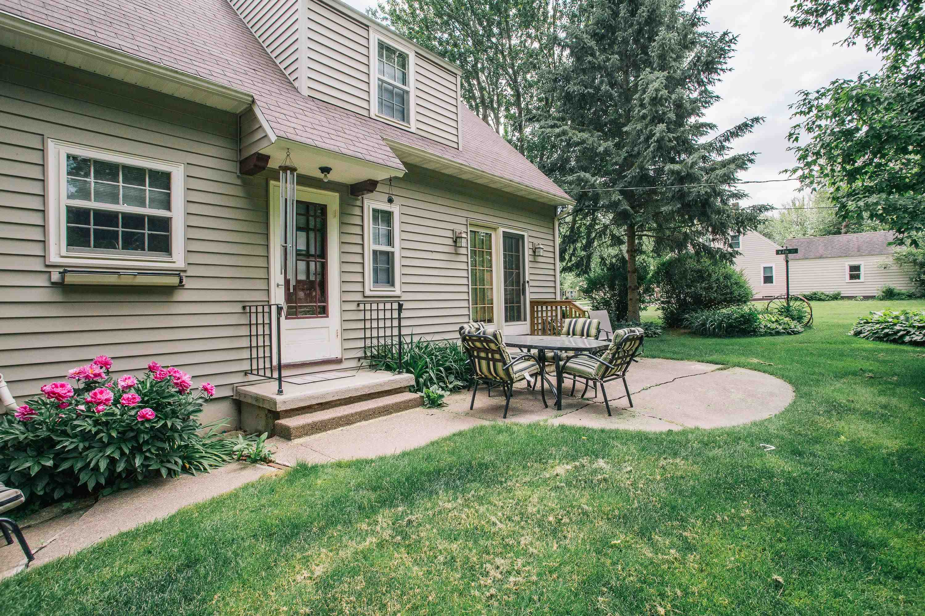 110 CLAY STREET, Neillsville, Wisconsin 54456, 2 Bedrooms Bedrooms, ,1 BathroomBathrooms,Residential,For Sale,110 CLAY STREET,22602649