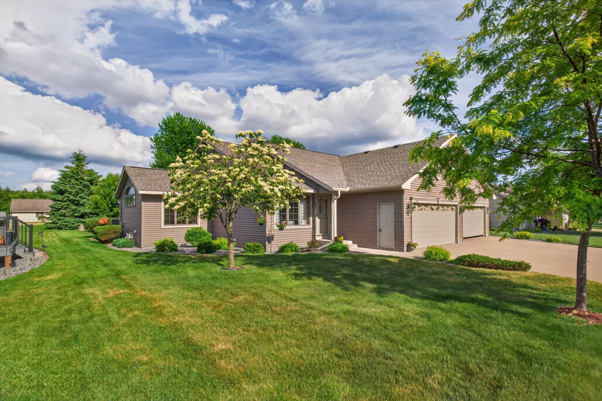 4121 15th Place South, Wisconsin Rapids, Wisconsin 54494, 3 Bedrooms Bedrooms, ,2 BathroomsBathrooms,Residential,For Sale,4121 15th Place South,22602661
