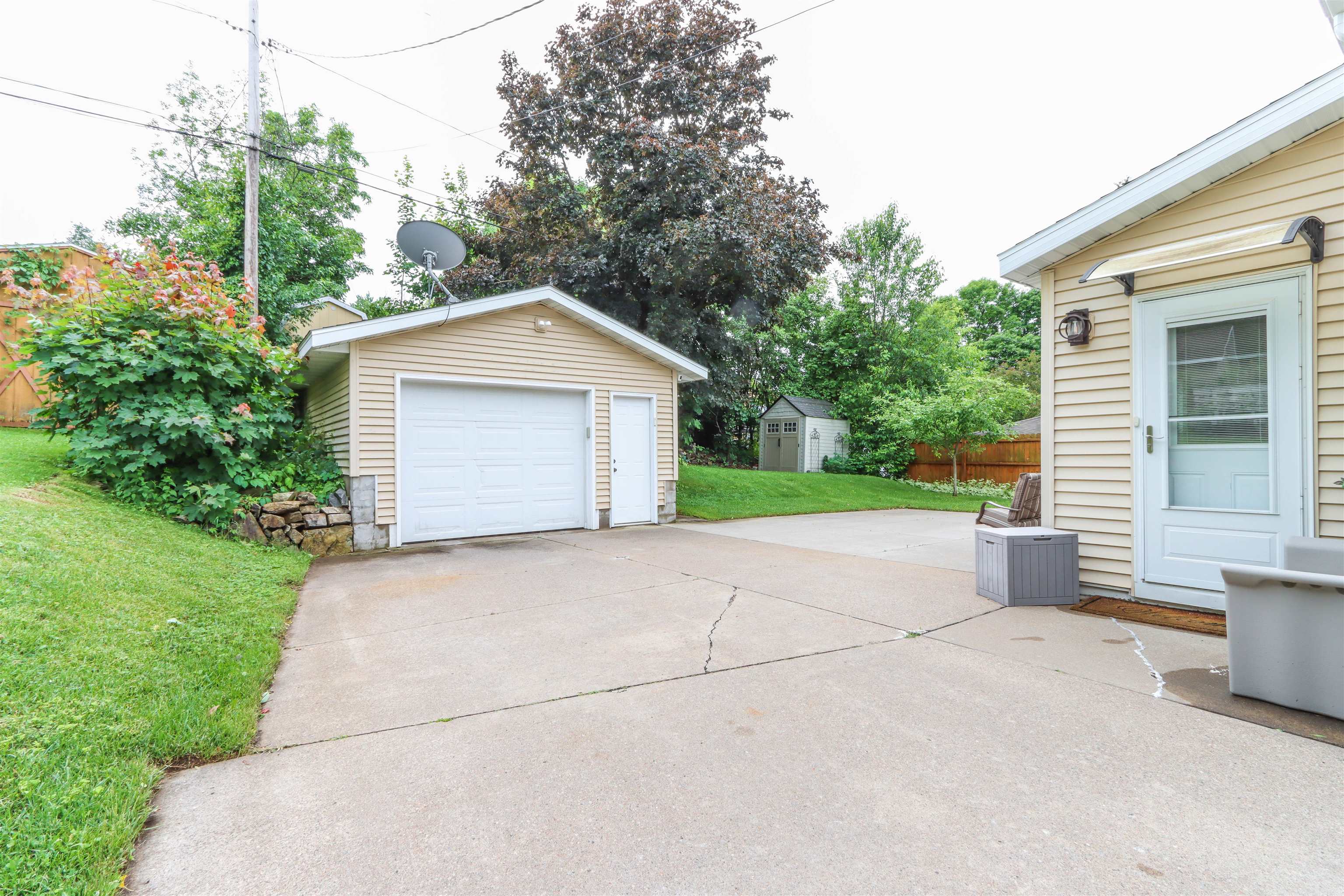 807 NINA AVENUE, Wausau, Wisconsin 54403, 3 Bedrooms Bedrooms, ,1 BathroomBathrooms,Residential,For Sale,807 NINA AVENUE,22602662
