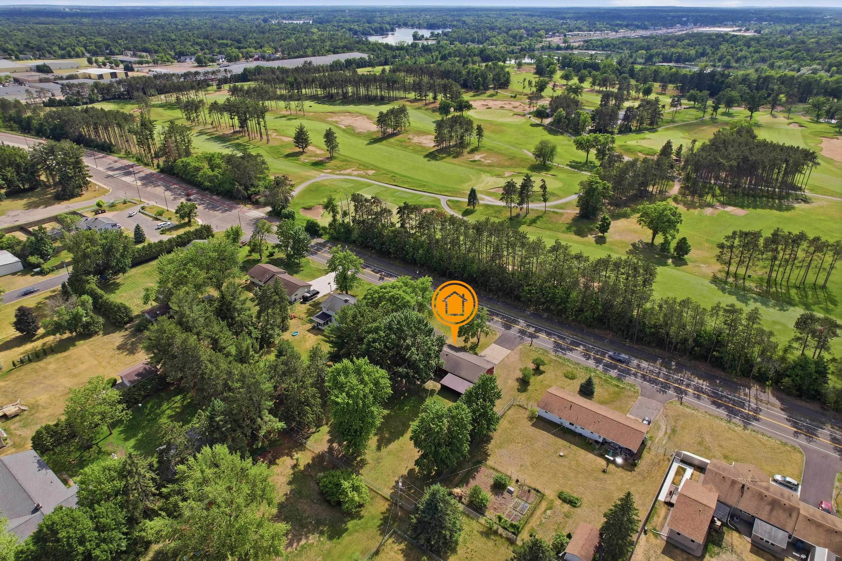 1917 COUNTRY CLUB DRIVE, Stevens Point, Wisconsin 54481, 4 Bedrooms Bedrooms, ,2 BathroomsBathrooms,Residential,For Sale,1917 COUNTRY CLUB DRIVE,22602667