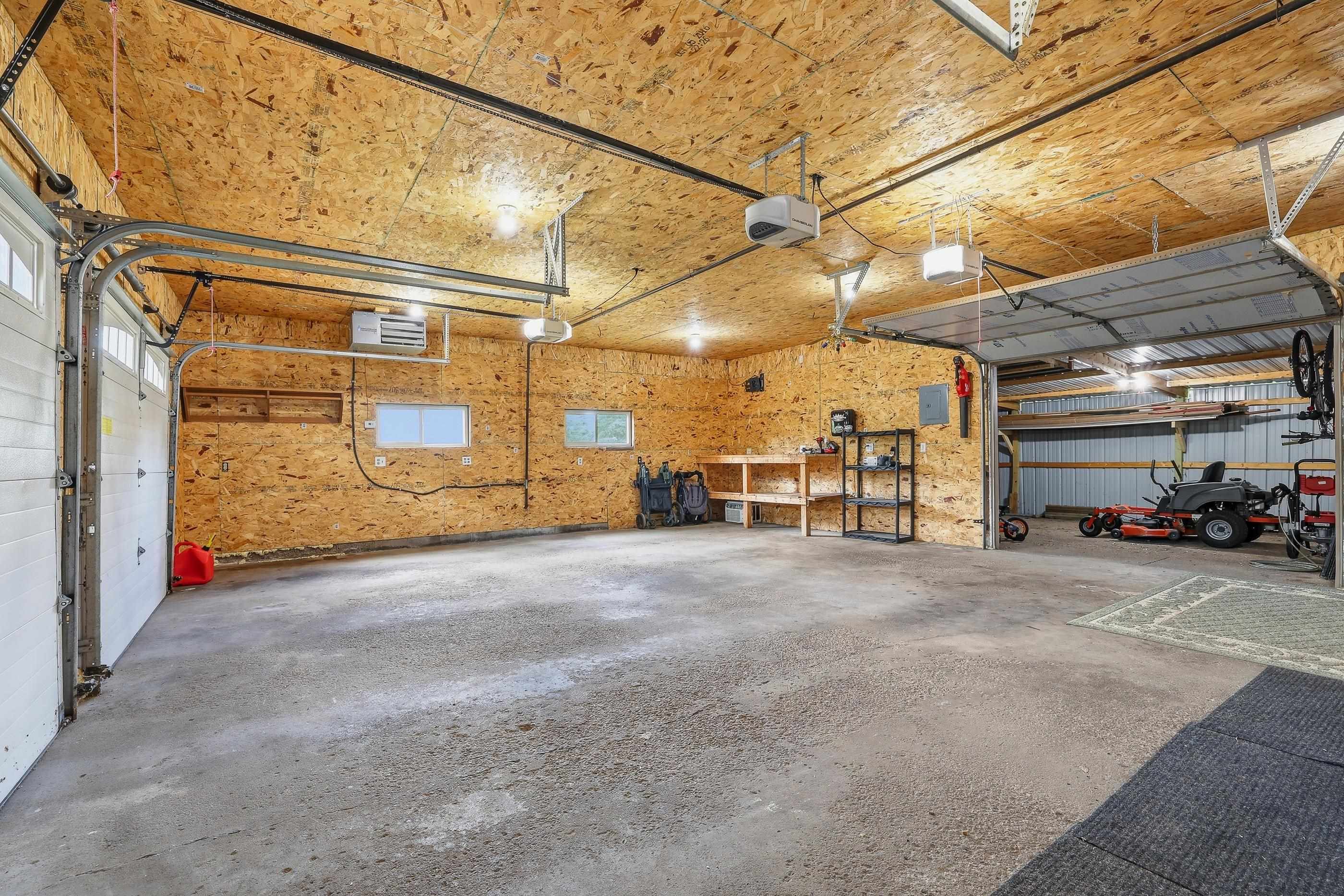 1917 COUNTRY CLUB DRIVE, Stevens Point, Wisconsin 54481, 4 Bedrooms Bedrooms, ,2 BathroomsBathrooms,Residential,For Sale,1917 COUNTRY CLUB DRIVE,22602667