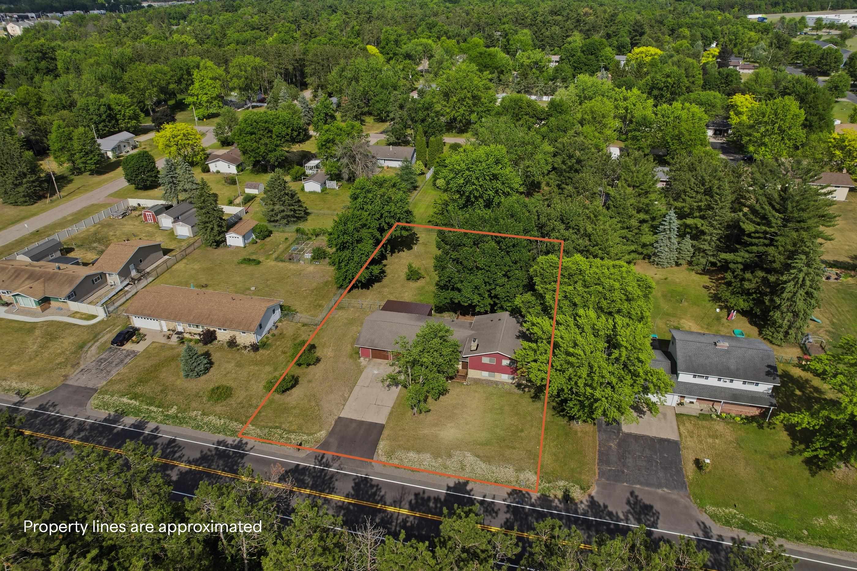 1917 COUNTRY CLUB DRIVE, Stevens Point, Wisconsin 54481, 4 Bedrooms Bedrooms, ,2 BathroomsBathrooms,Residential,For Sale,1917 COUNTRY CLUB DRIVE,22602667
