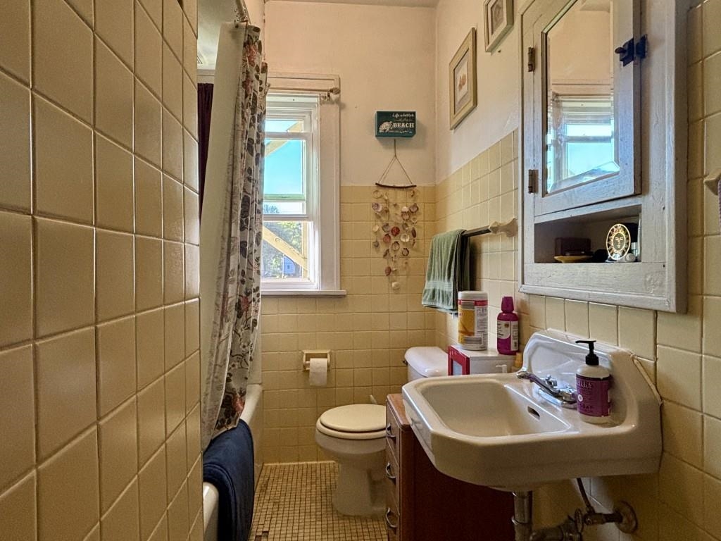 810 HENRIETTA STREET, Wausau, Wisconsin 54403, 2 Bedrooms Bedrooms, ,1 BathroomBathrooms,Multi-family,For Sale,810 HENRIETTA STREET,22602668