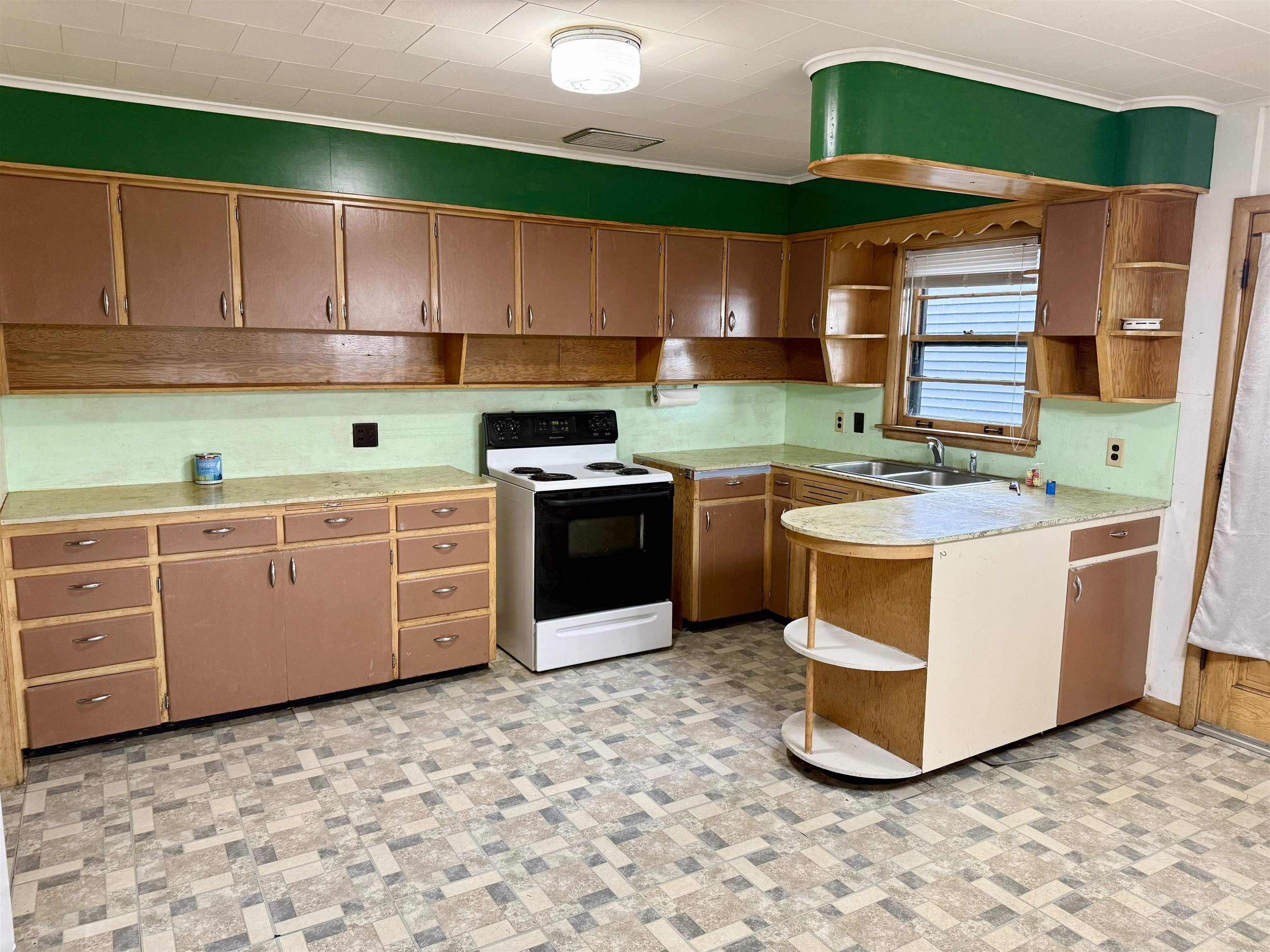 346 S LAKE AVENUE, Phillips, Wisconsin 54555, 4 Bedrooms Bedrooms, ,2 BathroomsBathrooms,Residential,For Sale,346 S LAKE AVENUE,22602673