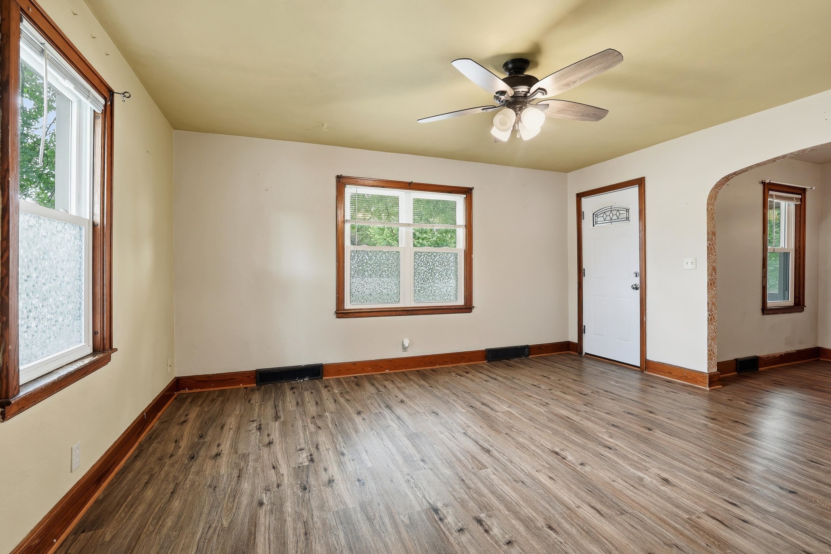 451 N 9TH AVENUE, Wisconsin Rapids, Wisconsin 54494, 3 Bedrooms Bedrooms, ,1 BathroomBathrooms,Residential,For Sale,451 N 9TH AVENUE,22602683