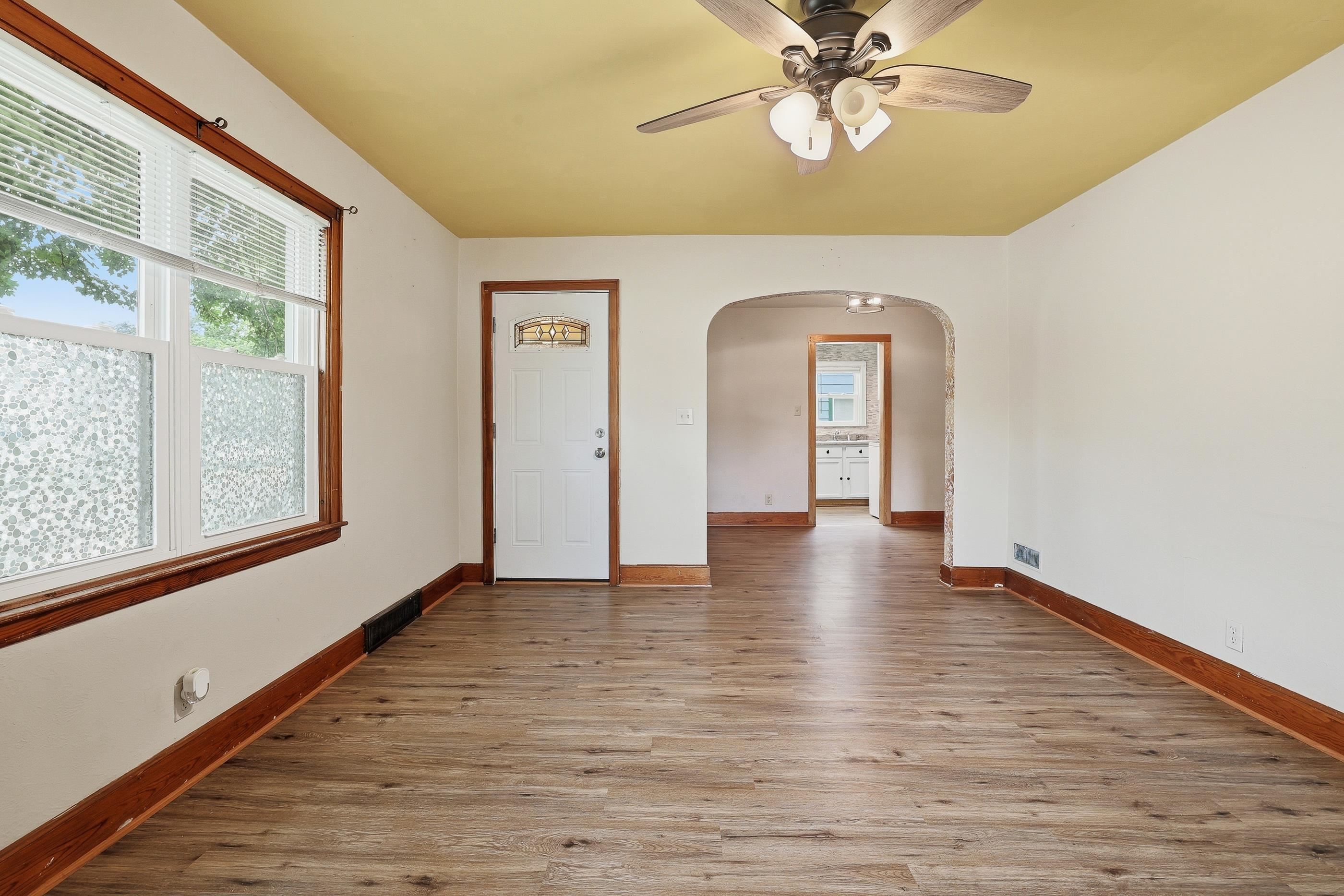 451 N 9TH AVENUE, Wisconsin Rapids, Wisconsin 54494, 3 Bedrooms Bedrooms, ,1 BathroomBathrooms,Residential,For Sale,451 N 9TH AVENUE,22602683