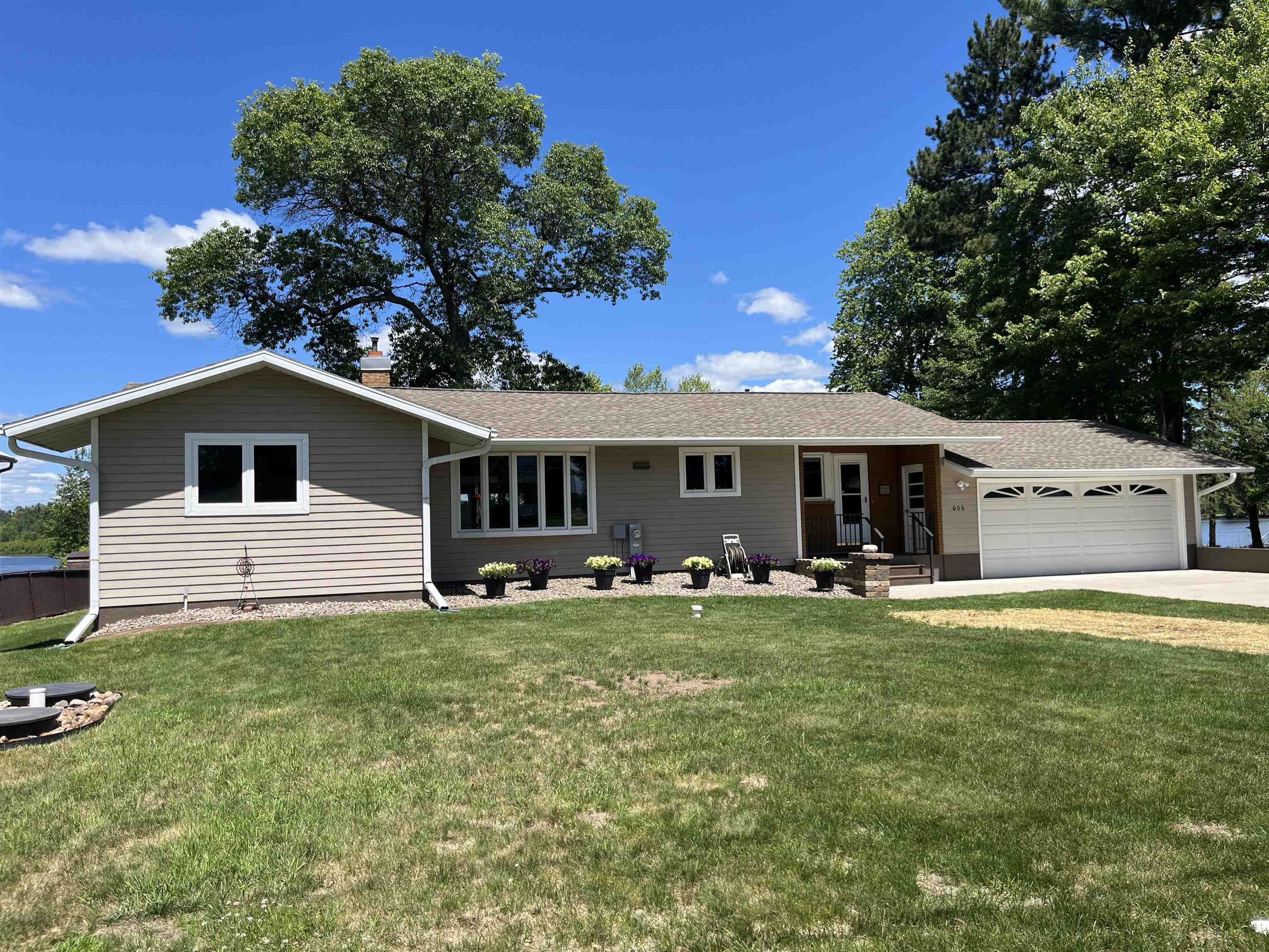 606 STATE HIGHWAY 86, Tomahawk, Wisconsin 54487, 2 Bedrooms Bedrooms, ,2 BathroomsBathrooms,Residential,For Sale,606 STATE HIGHWAY 86,22602686