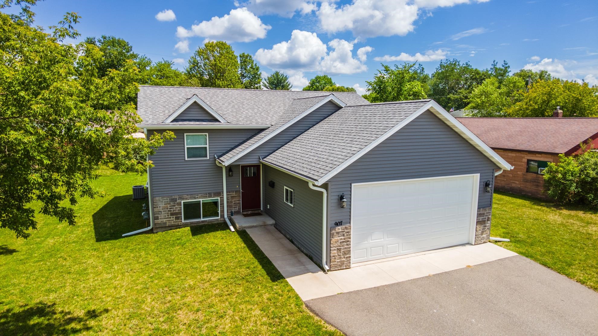 907 S 22ND AVENUE, Wausau, Wisconsin 54401, 3 Bedrooms Bedrooms, ,2 BathroomsBathrooms,Residential,For Sale,907 S 22ND AVENUE,22602691