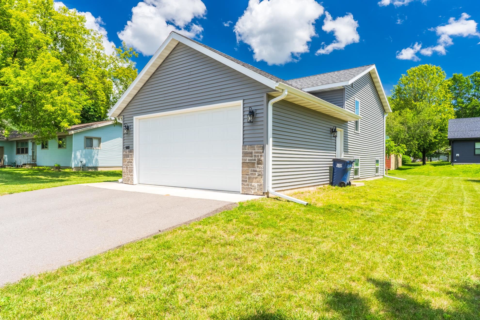 907 S 22ND AVENUE, Wausau, Wisconsin 54401, 3 Bedrooms Bedrooms, ,2 BathroomsBathrooms,Residential,For Sale,907 S 22ND AVENUE,22602691