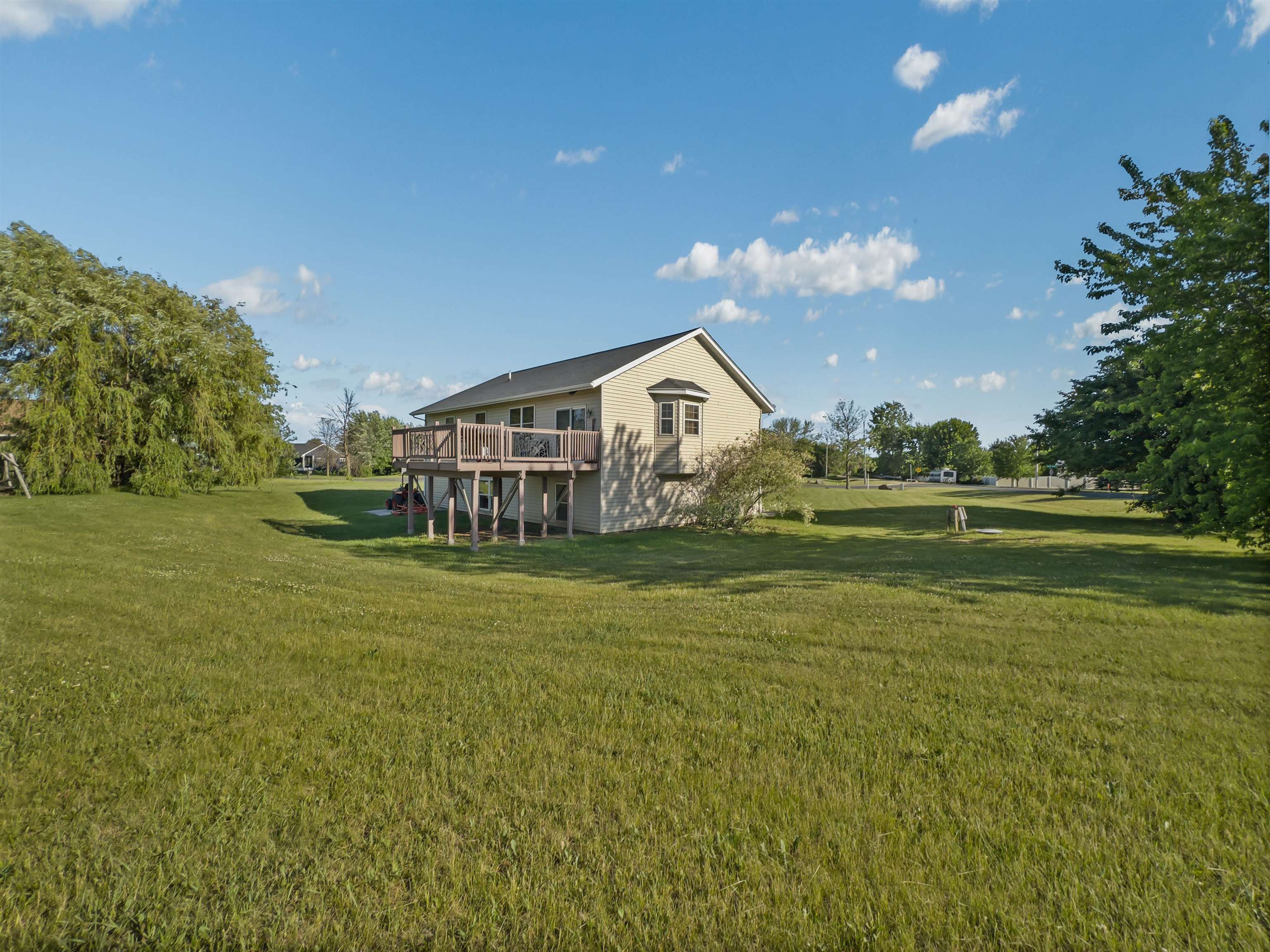 295 JOHNSON PARKWAY, HAMMOND, Wisconsin 54015-9674, 5 Bedrooms Bedrooms, ,3 BathroomsBathrooms,Residential,For Sale,295 JOHNSON PARKWAY,22602692
