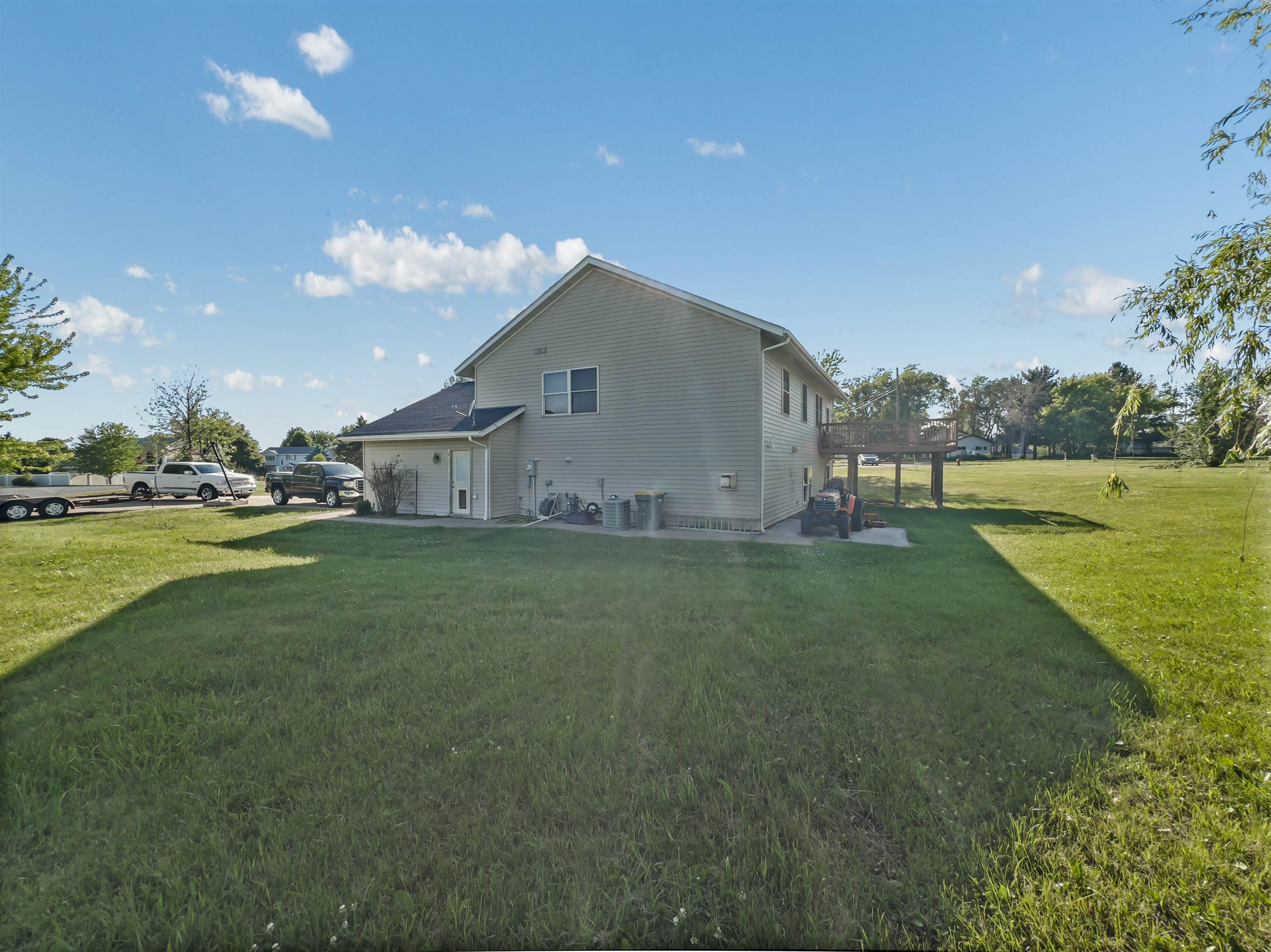 295 JOHNSON PARKWAY, HAMMOND, Wisconsin 54015-9674, 5 Bedrooms Bedrooms, ,3 BathroomsBathrooms,Residential,For Sale,295 JOHNSON PARKWAY,22602692