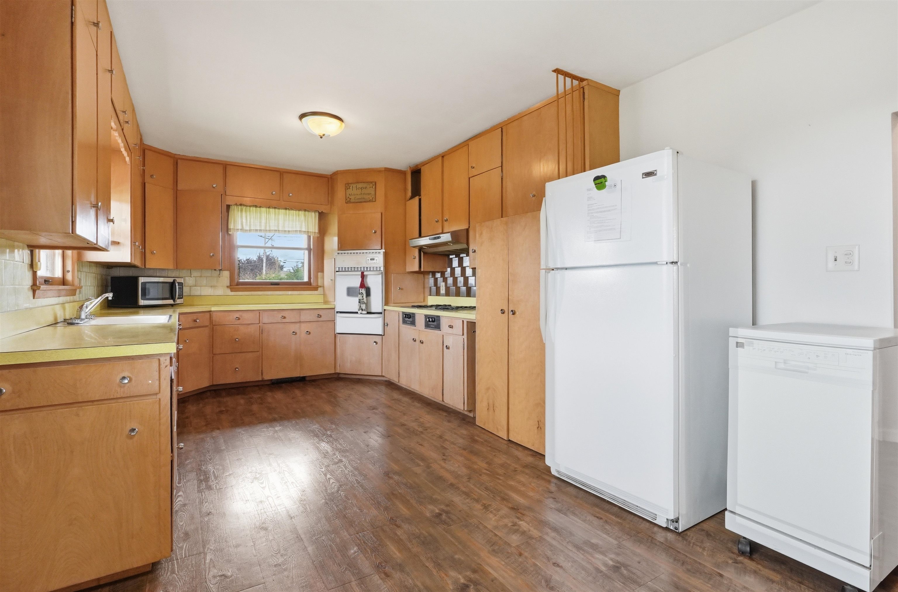 609 8TH STREET, Marathon, Wisconsin 54448, 2 Bedrooms Bedrooms, ,1 BathroomBathrooms,Residential,For Sale,609 8TH STREET,22602730