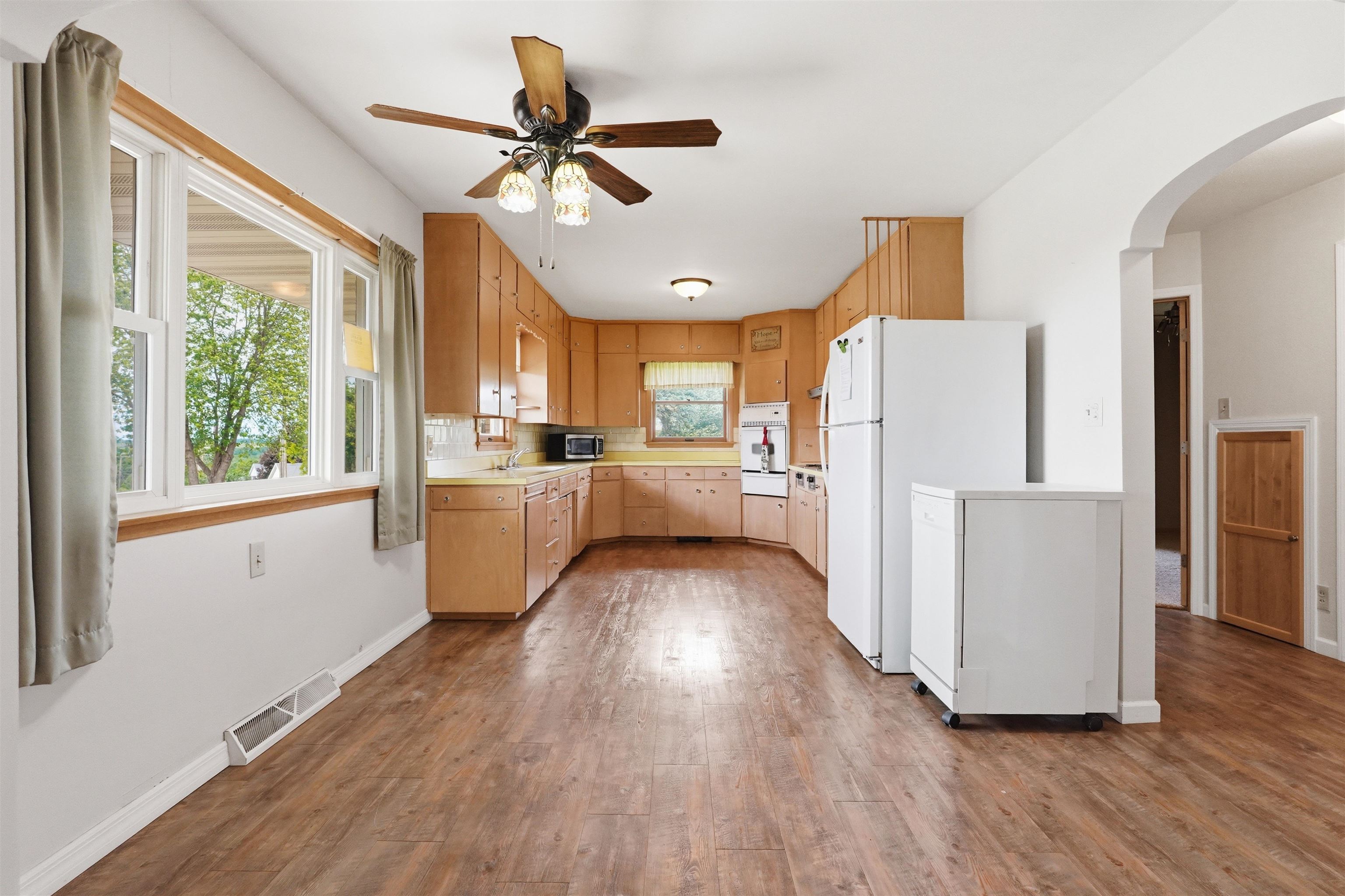 609 8TH STREET, Marathon, Wisconsin 54448, 2 Bedrooms Bedrooms, ,1 BathroomBathrooms,Residential,For Sale,609 8TH STREET,22602730