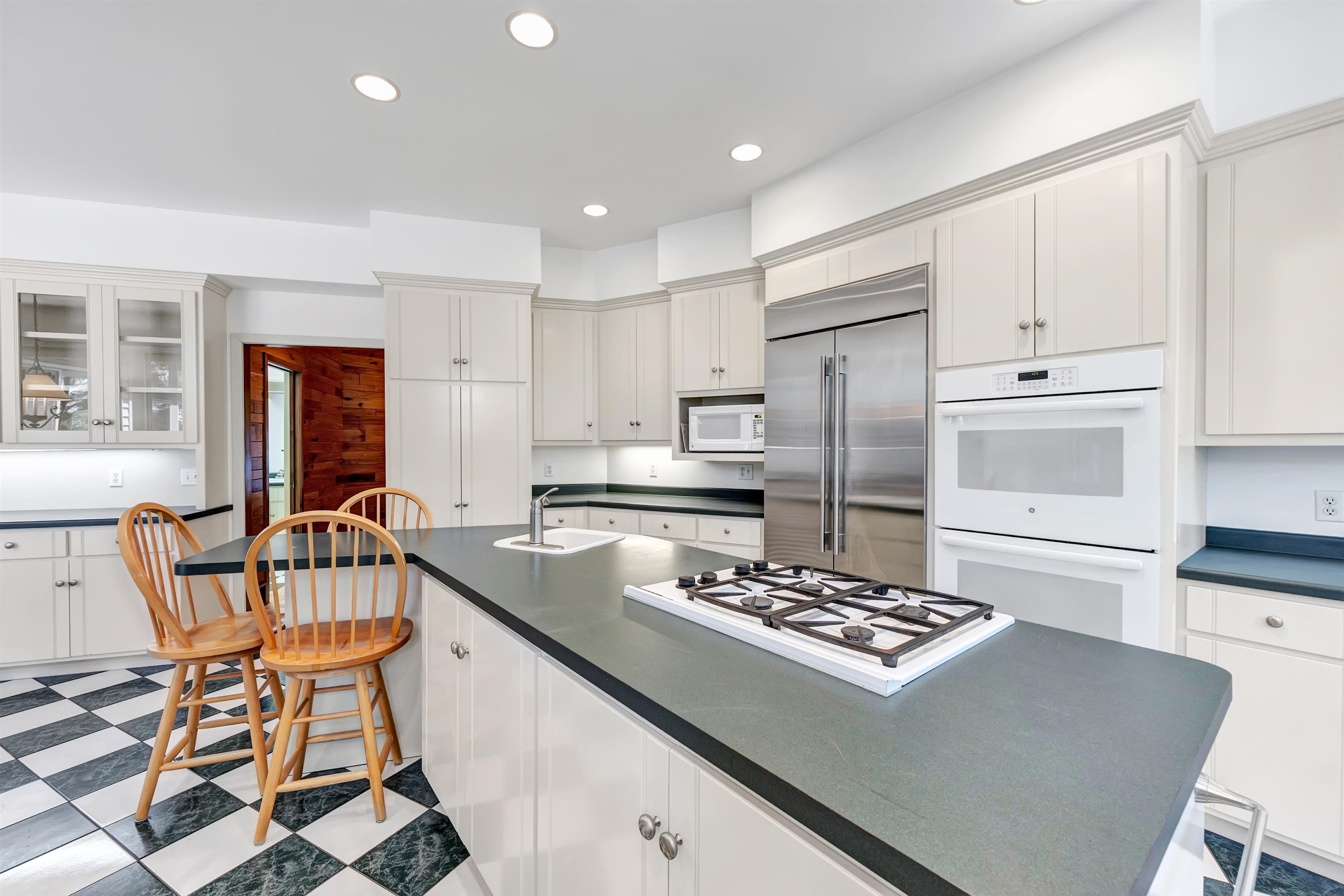 N2950 WHITE PINE LANE, Waupaca, Wisconsin 54981-9998, 6 Bedrooms Bedrooms, ,4 BathroomsBathrooms,Residential,For Sale,N2950 WHITE PINE LANE,22602765