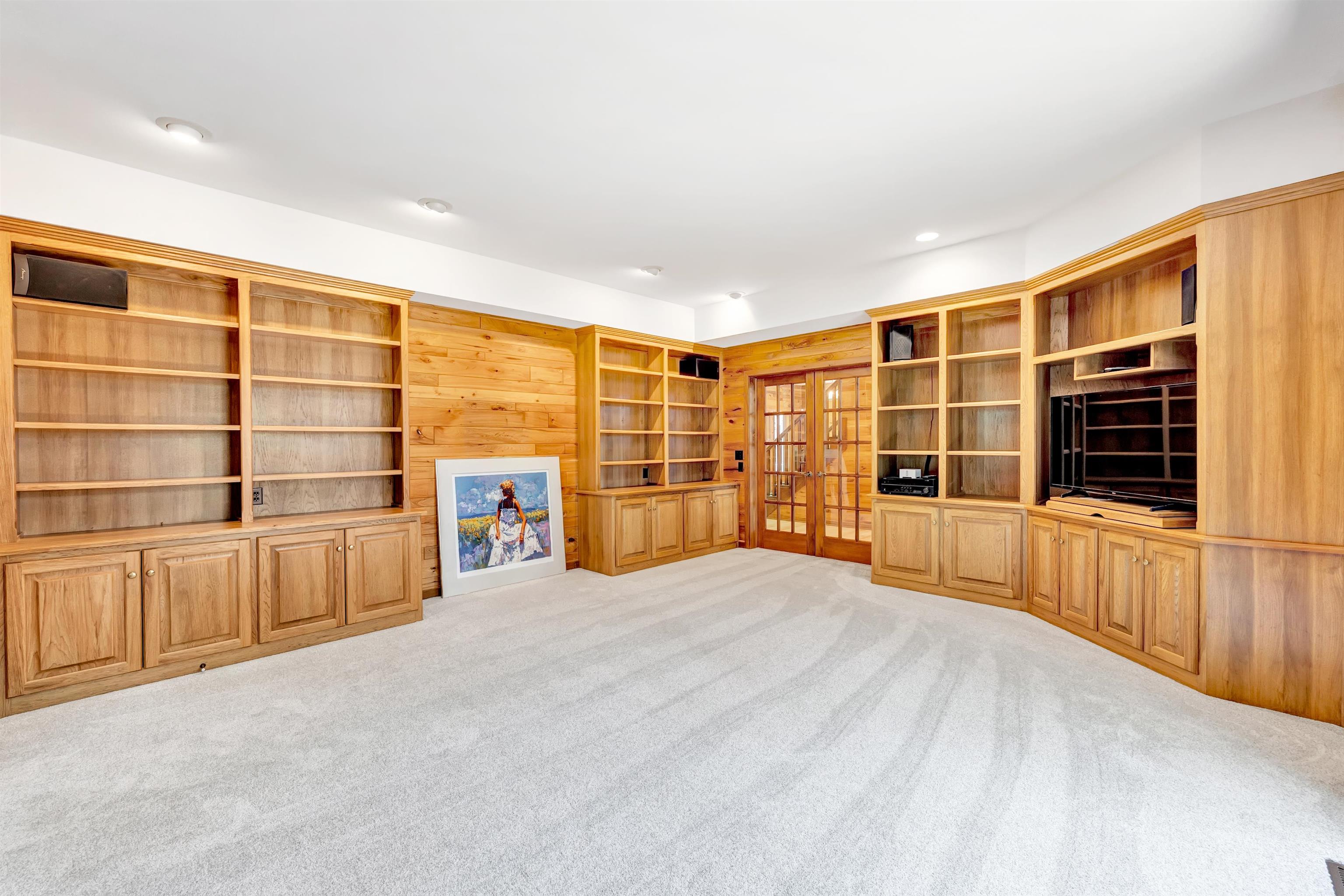 N2950 WHITE PINE LANE, Waupaca, Wisconsin 54981-9998, 6 Bedrooms Bedrooms, ,4 BathroomsBathrooms,Residential,For Sale,N2950 WHITE PINE LANE,22602765