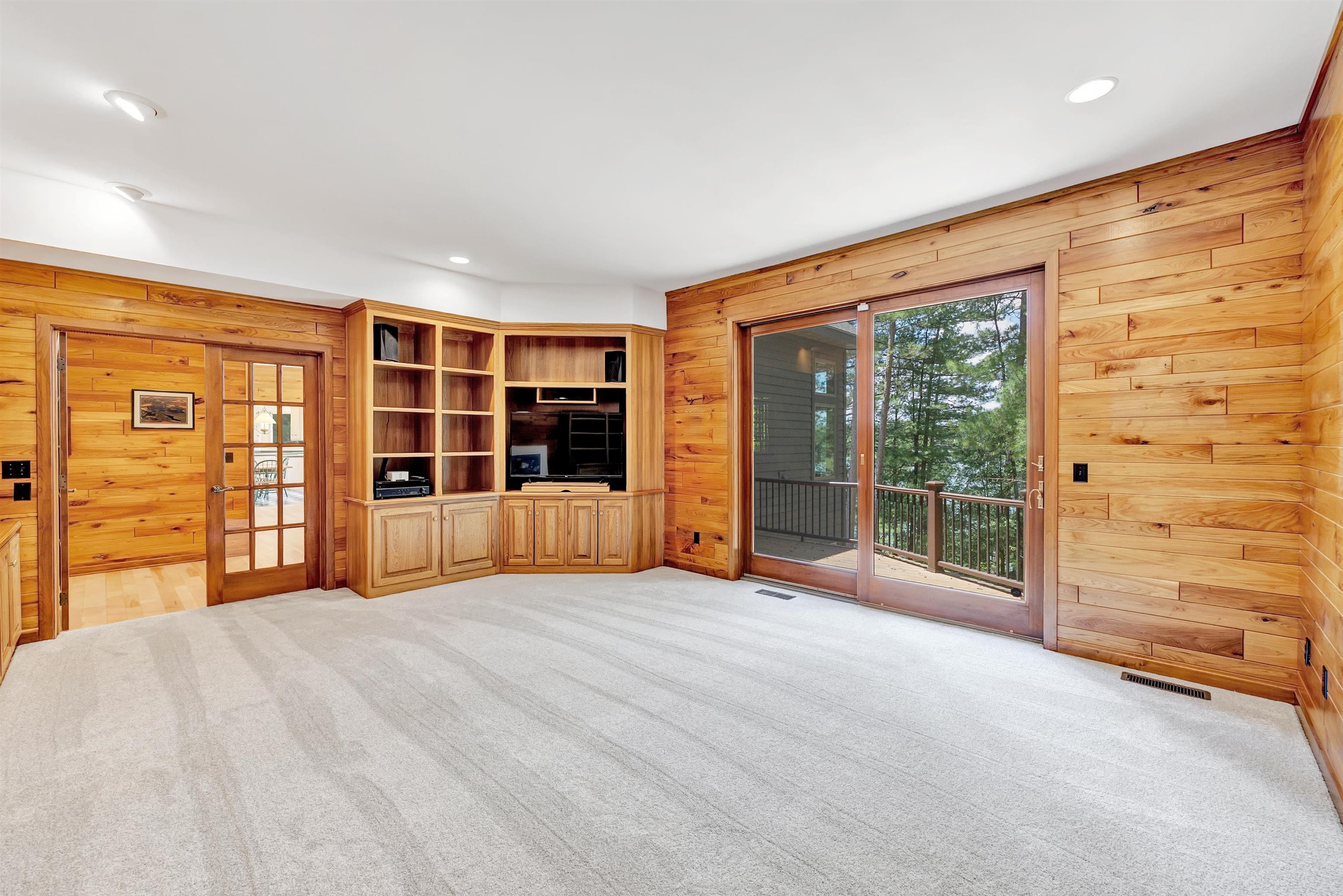 N2950 WHITE PINE LANE, Waupaca, Wisconsin 54981-9998, 6 Bedrooms Bedrooms, ,4 BathroomsBathrooms,Residential,For Sale,N2950 WHITE PINE LANE,22602765