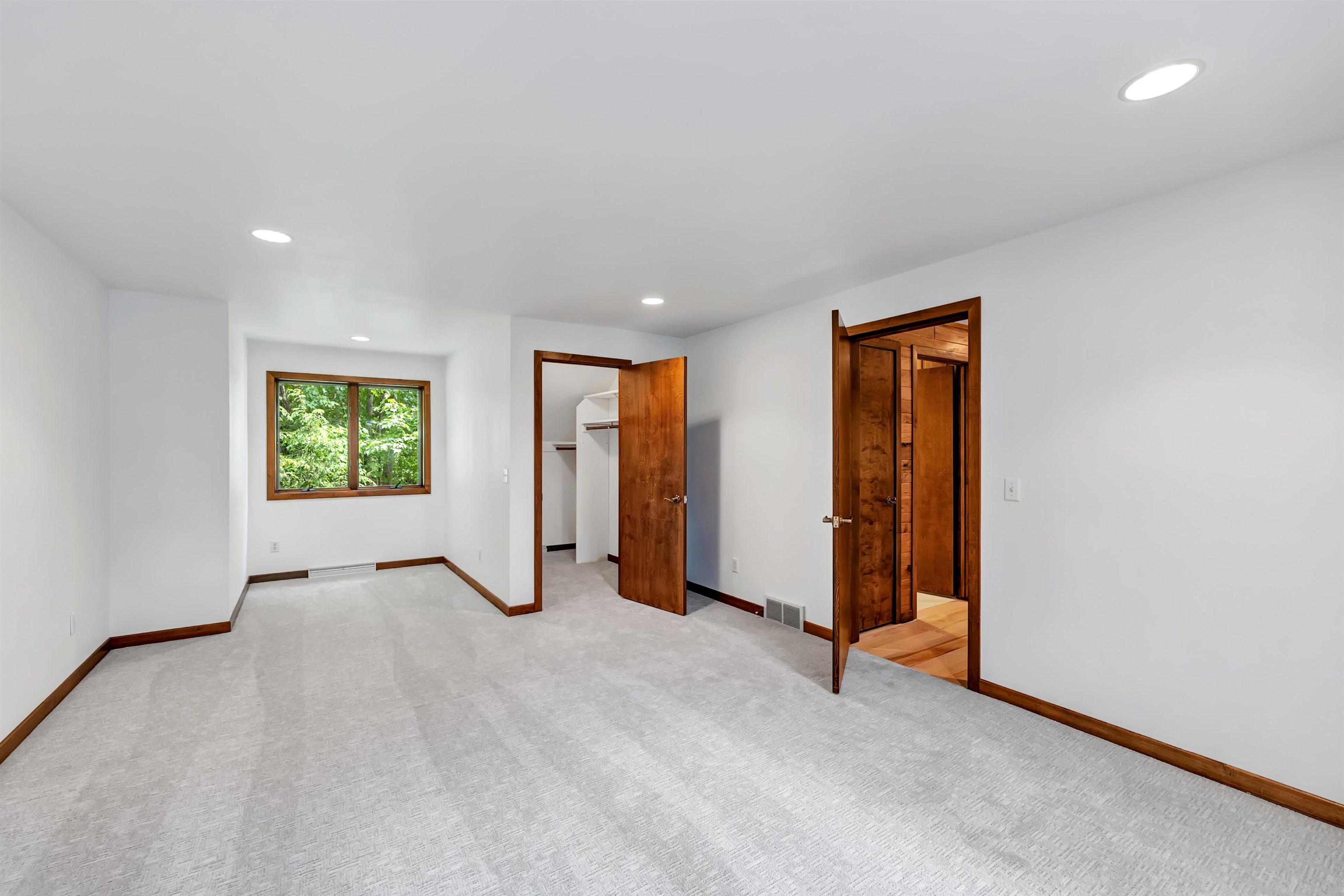 N2950 WHITE PINE LANE, Waupaca, Wisconsin 54981-9998, 6 Bedrooms Bedrooms, ,4 BathroomsBathrooms,Residential,For Sale,N2950 WHITE PINE LANE,22602765