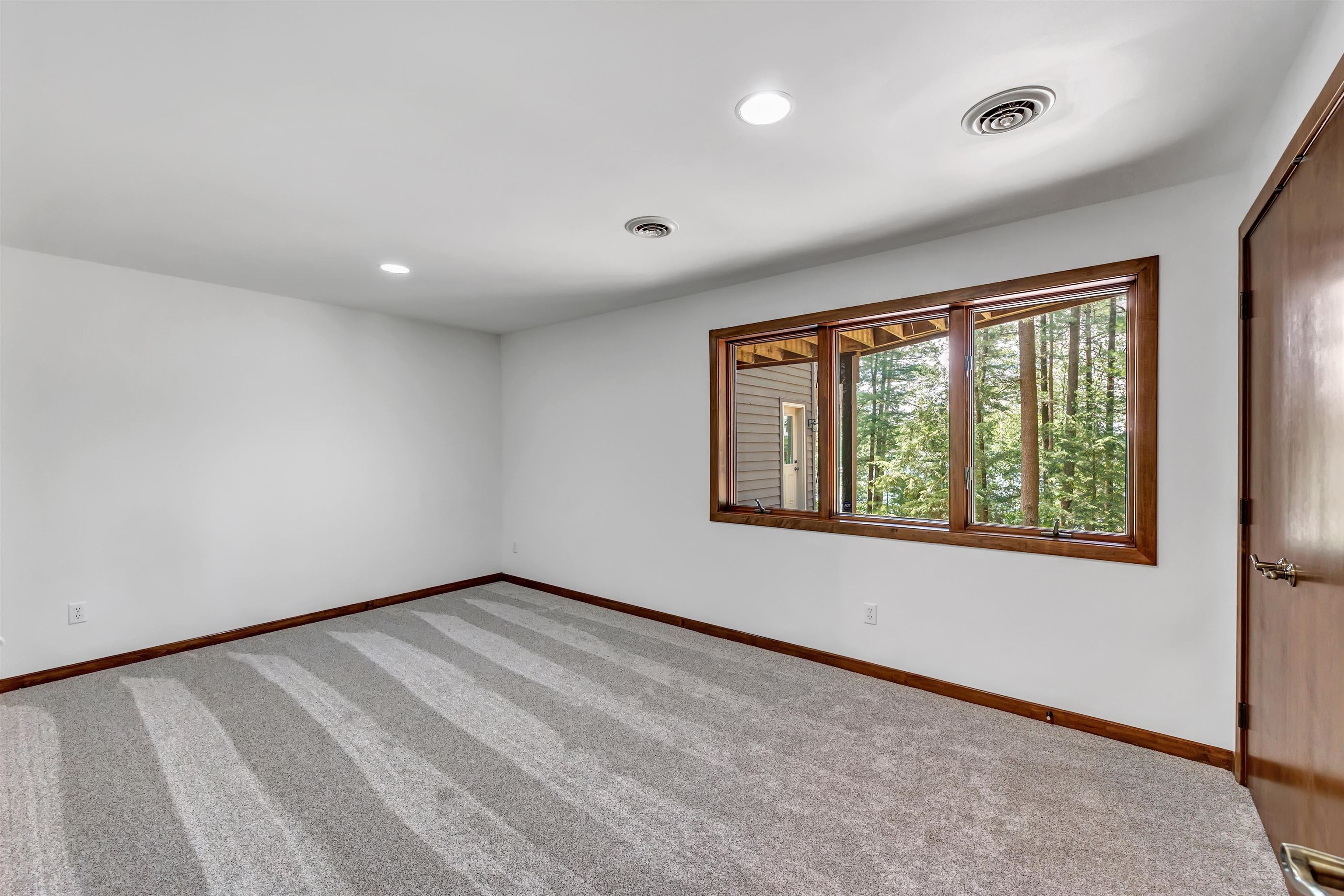 N2950 WHITE PINE LANE, Waupaca, Wisconsin 54981-9998, 6 Bedrooms Bedrooms, ,4 BathroomsBathrooms,Residential,For Sale,N2950 WHITE PINE LANE,22602765