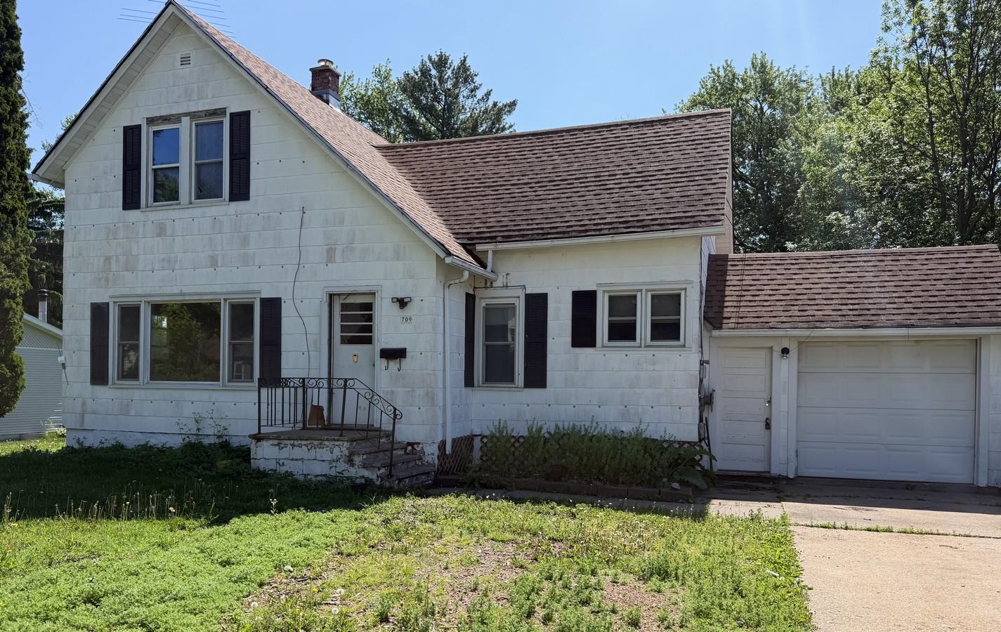 709 S ASH AVENUE, Marshfield, Wisconsin 54449, 3 Bedrooms Bedrooms, ,1 BathroomBathrooms,Residential,For Sale,709 S ASH AVENUE,22602771