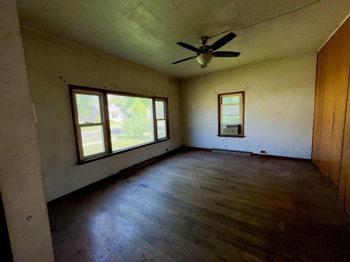 709 S ASH AVENUE, Marshfield, Wisconsin 54449, 3 Bedrooms Bedrooms, ,1 BathroomBathrooms,Residential,For Sale,709 S ASH AVENUE,22602771