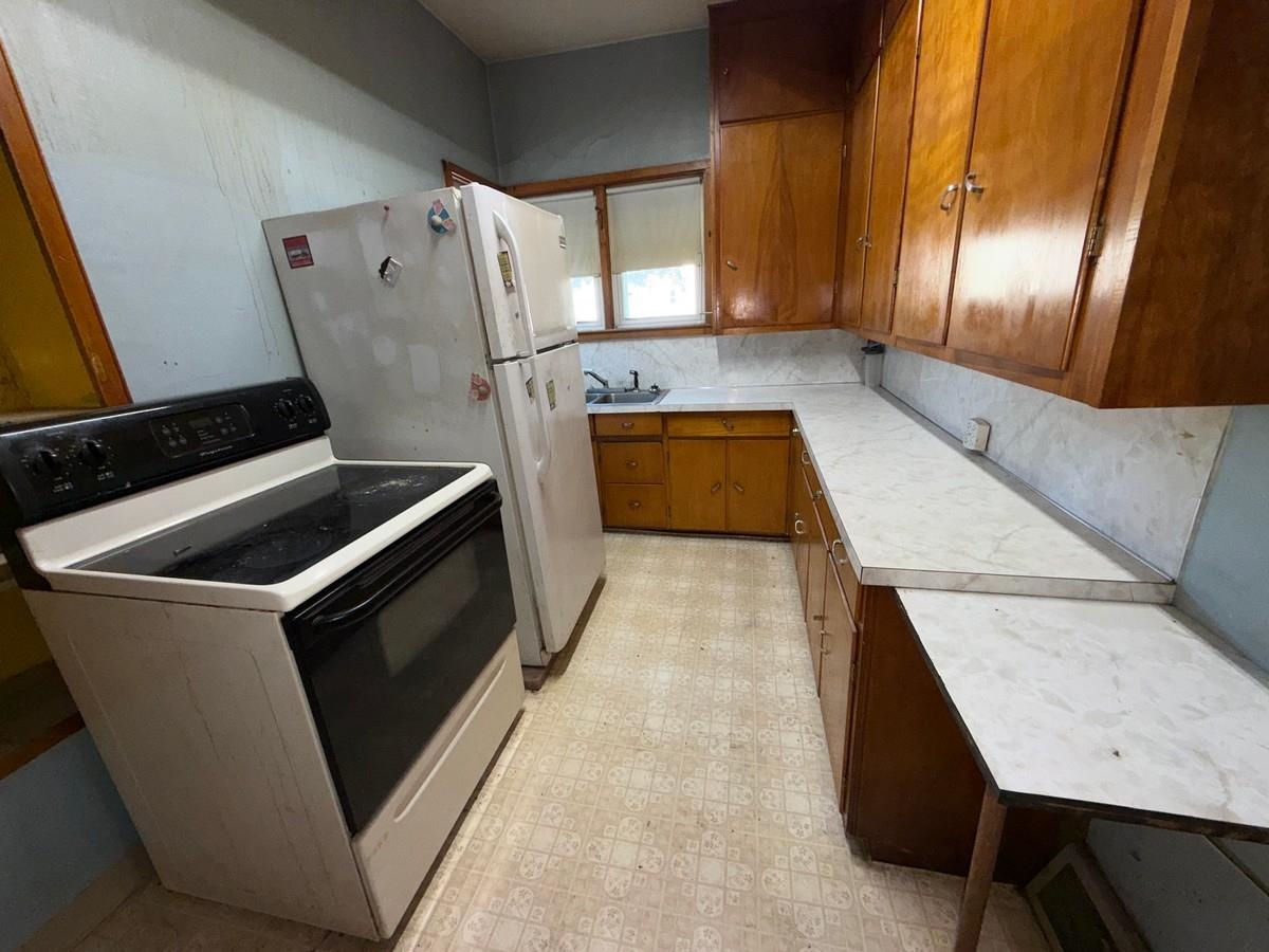 709 S ASH AVENUE, Marshfield, Wisconsin 54449, 3 Bedrooms Bedrooms, ,1 BathroomBathrooms,Residential,For Sale,709 S ASH AVENUE,22602771