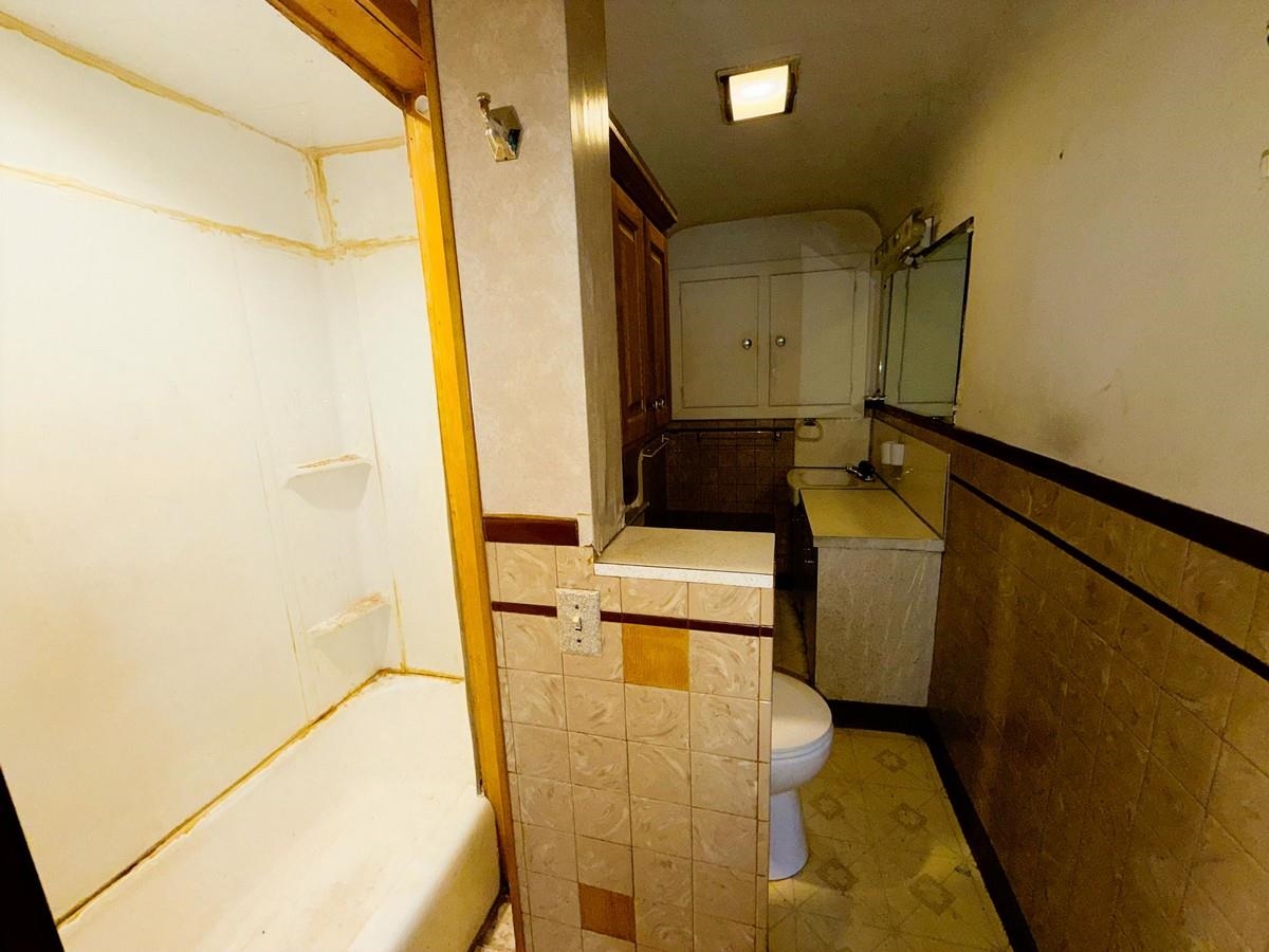 709 S ASH AVENUE, Marshfield, Wisconsin 54449, 3 Bedrooms Bedrooms, ,1 BathroomBathrooms,Residential,For Sale,709 S ASH AVENUE,22602771