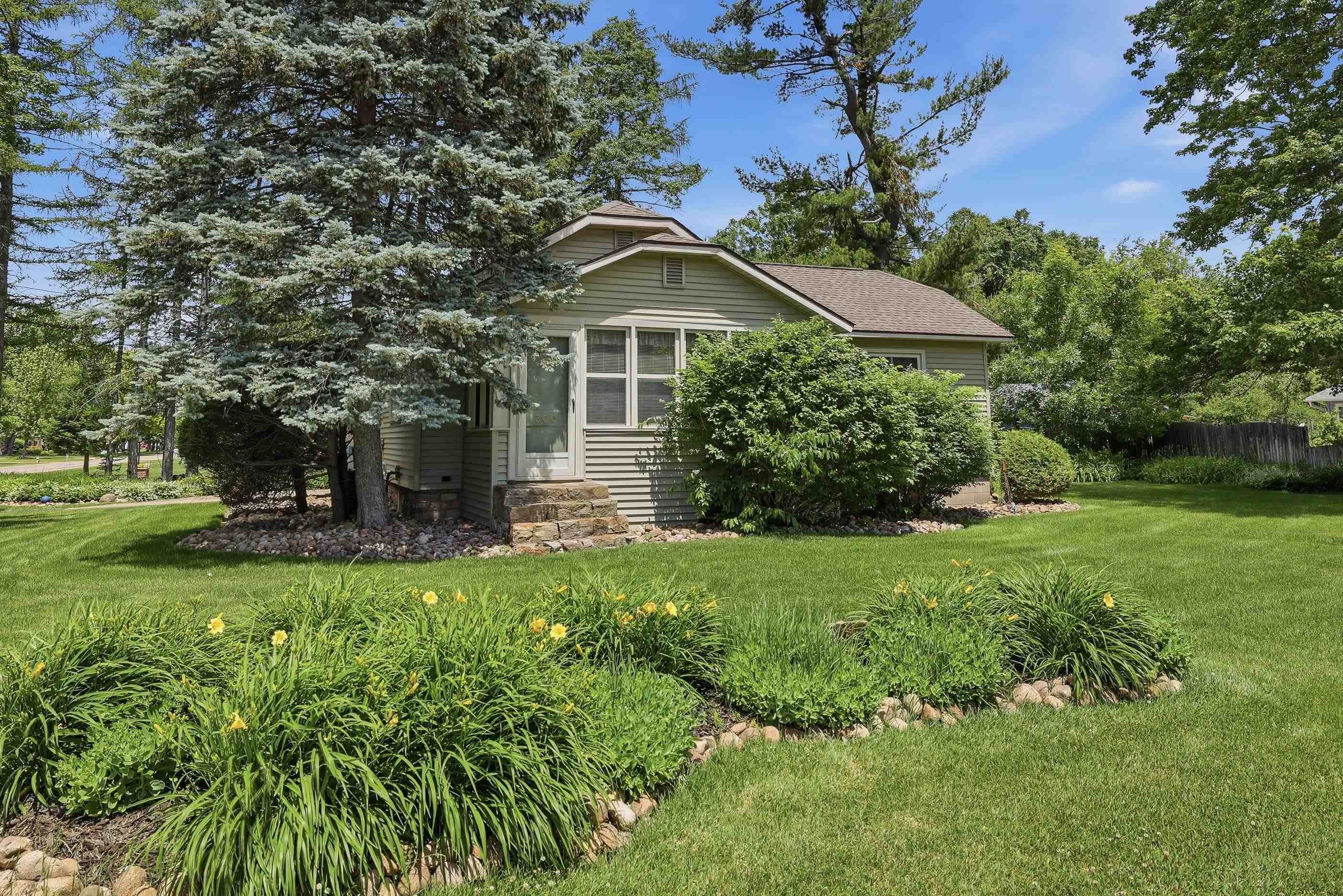 300 MC DILL AVENUE, Stevens Point, Wisconsin 54481, 2 Bedrooms Bedrooms, ,1 BathroomBathrooms,Residential,For Sale,300 MC DILL AVENUE,22602793