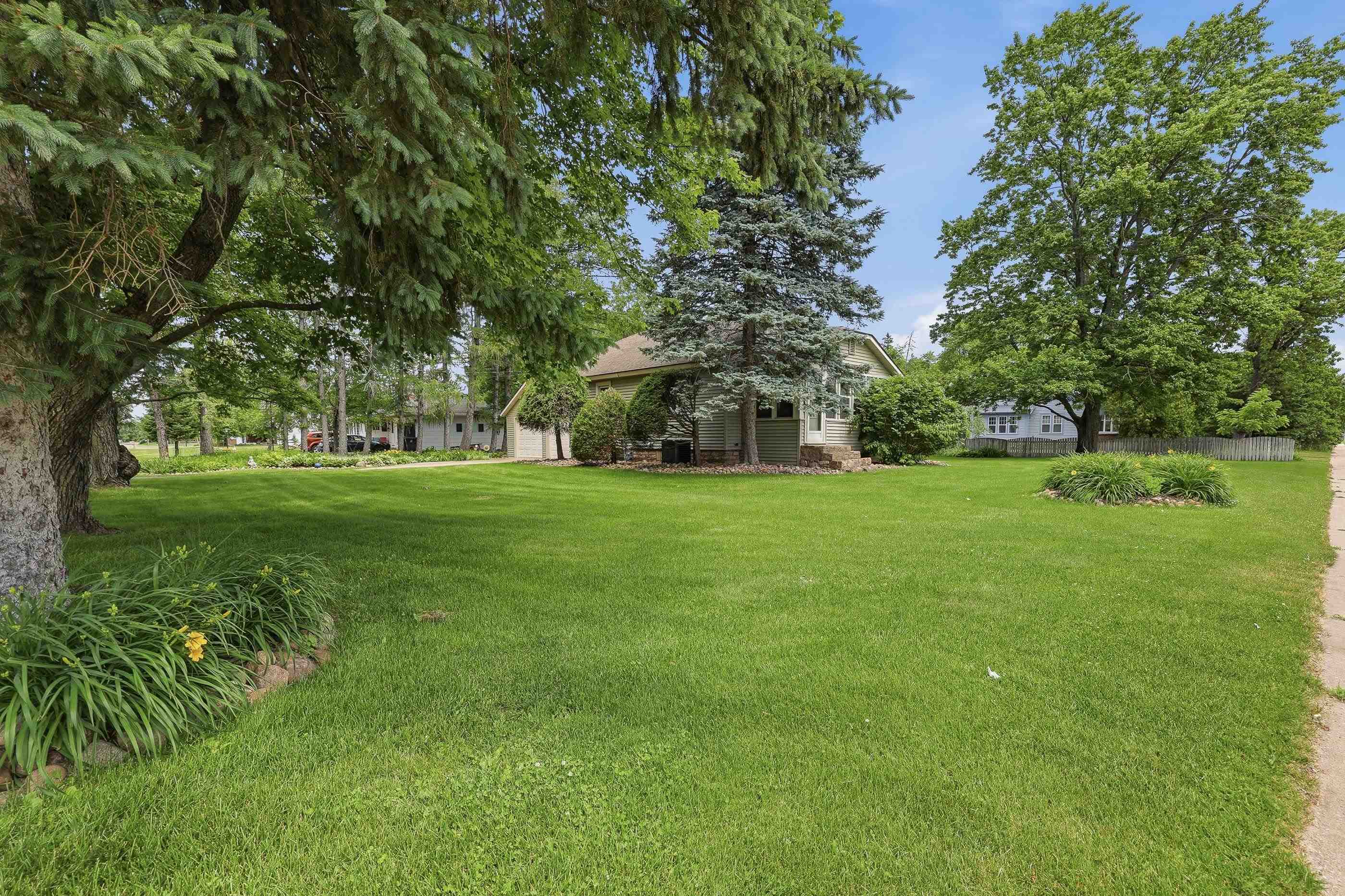 300 MC DILL AVENUE, Stevens Point, Wisconsin 54481, 2 Bedrooms Bedrooms, ,1 BathroomBathrooms,Residential,For Sale,300 MC DILL AVENUE,22602793