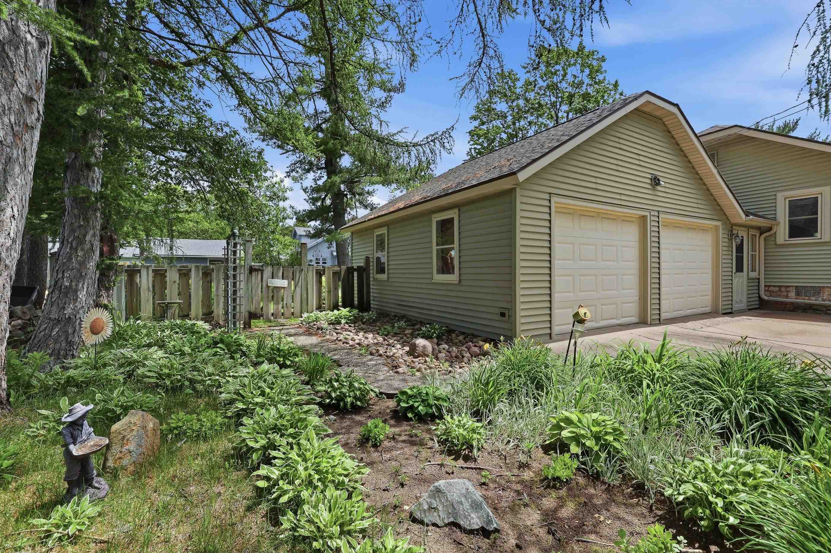300 MC DILL AVENUE, Stevens Point, Wisconsin 54481, 2 Bedrooms Bedrooms, ,1 BathroomBathrooms,Residential,For Sale,300 MC DILL AVENUE,22602793