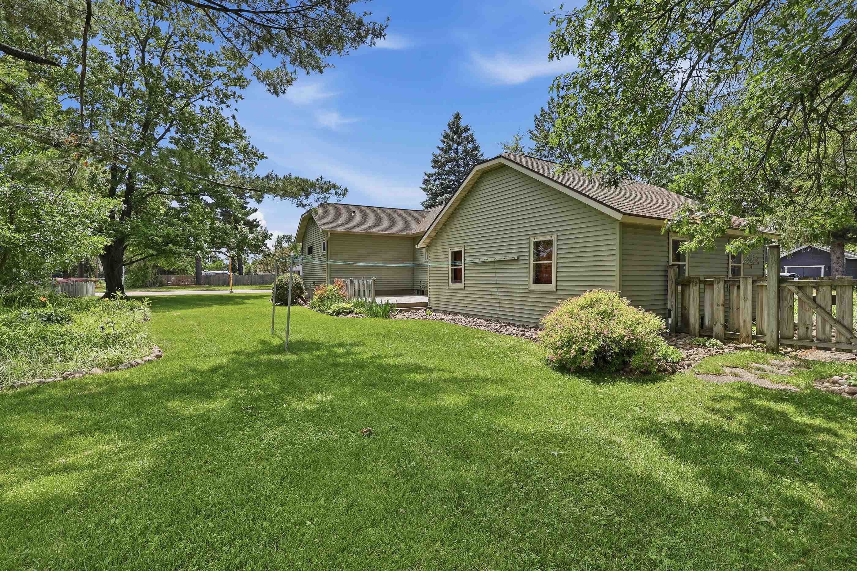 300 MC DILL AVENUE, Stevens Point, Wisconsin 54481, 2 Bedrooms Bedrooms, ,1 BathroomBathrooms,Residential,For Sale,300 MC DILL AVENUE,22602793