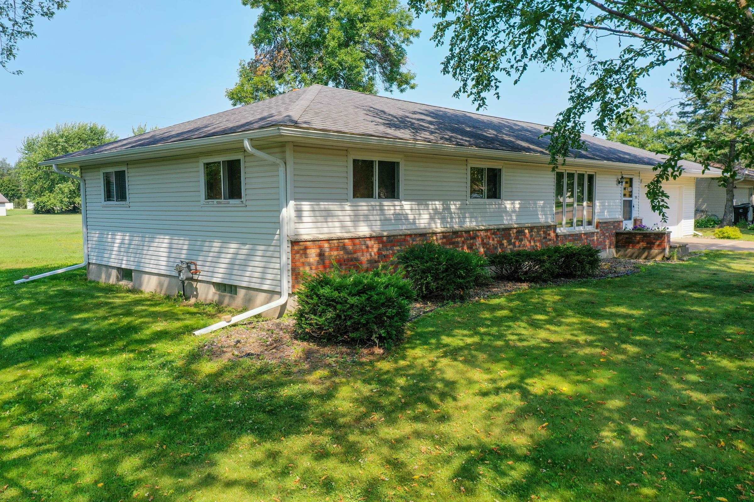 303 S 2ND LANE, Abbotsford, Wisconsin 54405, 3 Bedrooms Bedrooms, ,1 BathroomBathrooms,Residential,For Sale,303 S 2ND LANE,22602804