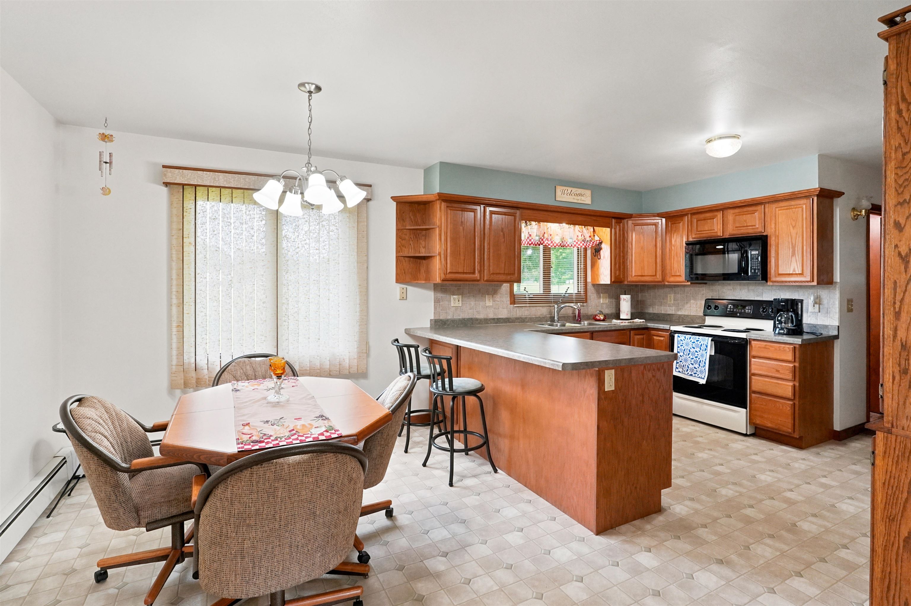 303 S 2ND LANE, Abbotsford, Wisconsin 54405, 3 Bedrooms Bedrooms, ,1 BathroomBathrooms,Residential,For Sale,303 S 2ND LANE,22602804