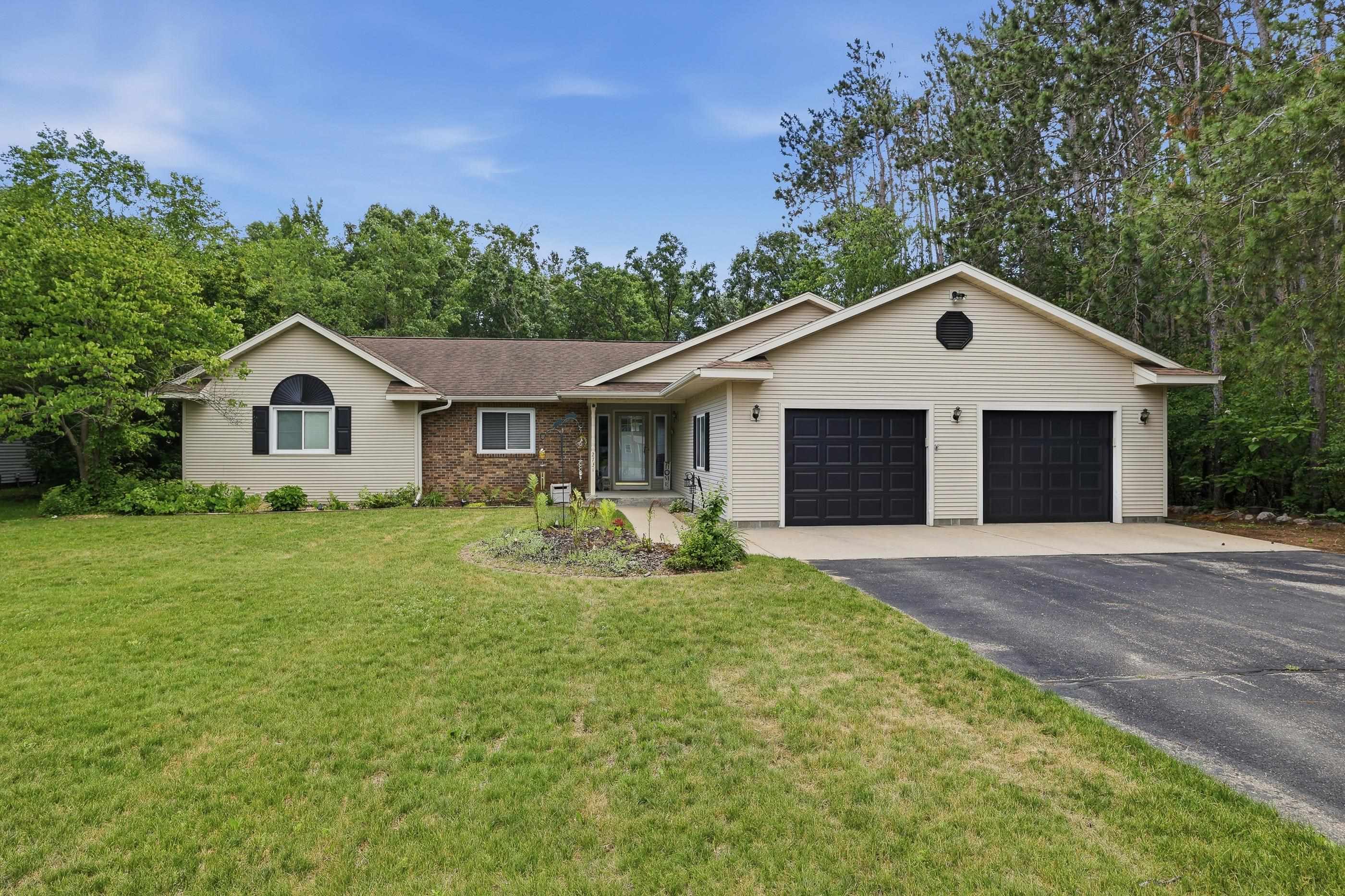 2731 HICKORY DRIVE, Plover, Wisconsin 54467, 3 Bedrooms Bedrooms, ,2 BathroomsBathrooms,Residential,For Sale,2731 HICKORY DRIVE,22602876