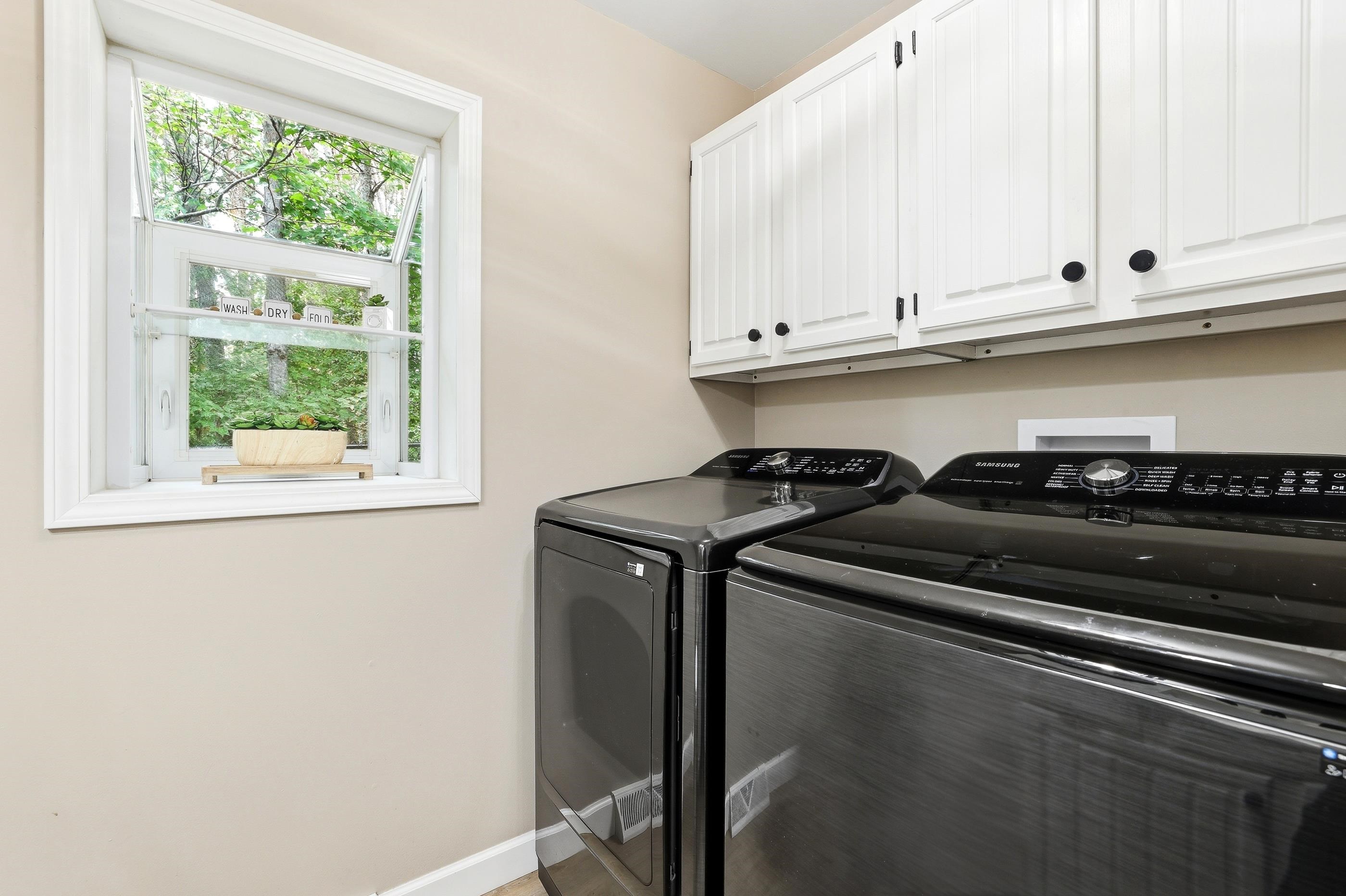2731 HICKORY DRIVE, Plover, Wisconsin 54467, 3 Bedrooms Bedrooms, ,2 BathroomsBathrooms,Residential,For Sale,2731 HICKORY DRIVE,22602876
