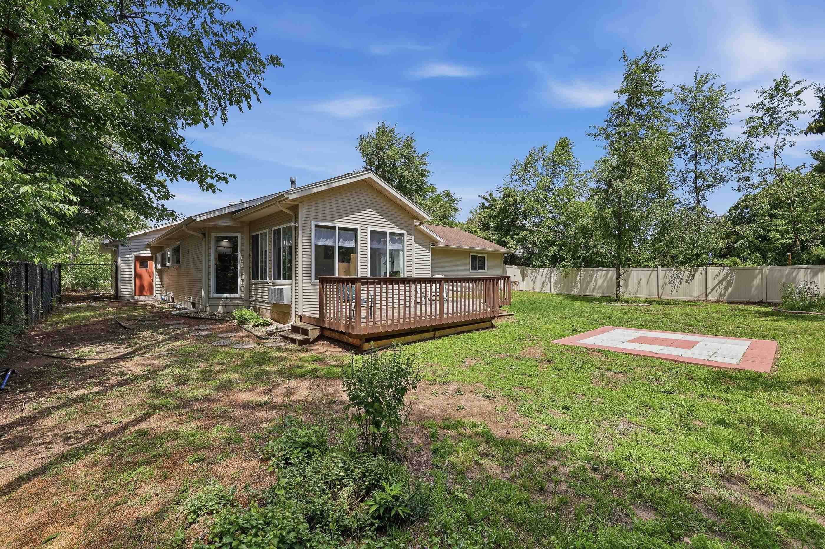 2731 HICKORY DRIVE, Plover, Wisconsin 54467, 3 Bedrooms Bedrooms, ,2 BathroomsBathrooms,Residential,For Sale,2731 HICKORY DRIVE,22602876