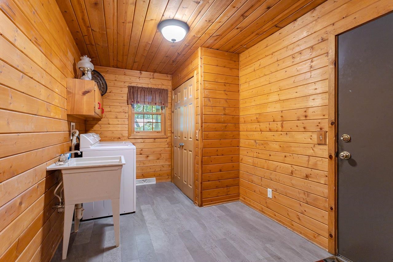 W6691 THE CLEARING, Merrill, Wisconsin 54452, 3 Bedrooms Bedrooms, ,2 BathroomsBathrooms,Residential,For Sale,W6691 THE CLEARING,22602893