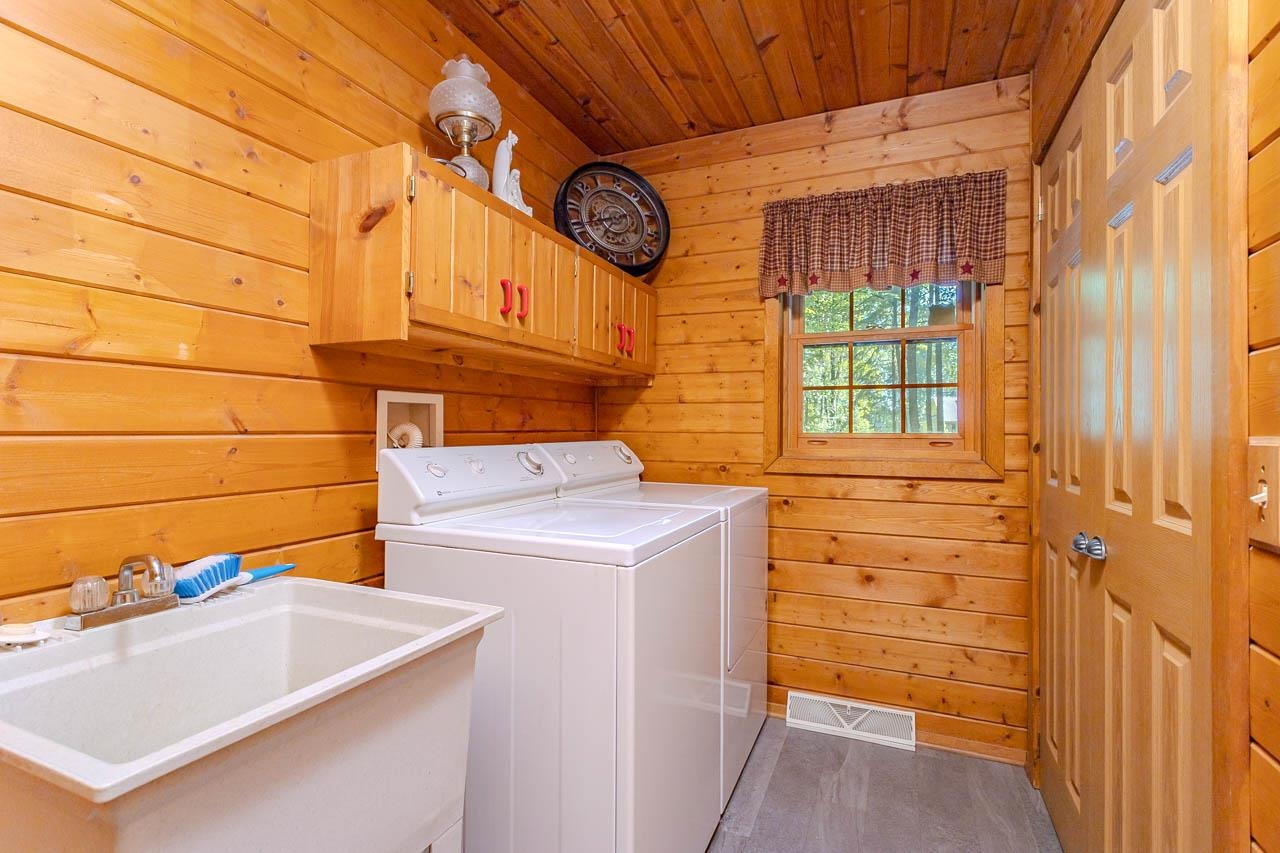 W6691 THE CLEARING, Merrill, Wisconsin 54452, 3 Bedrooms Bedrooms, ,2 BathroomsBathrooms,Residential,For Sale,W6691 THE CLEARING,22602893