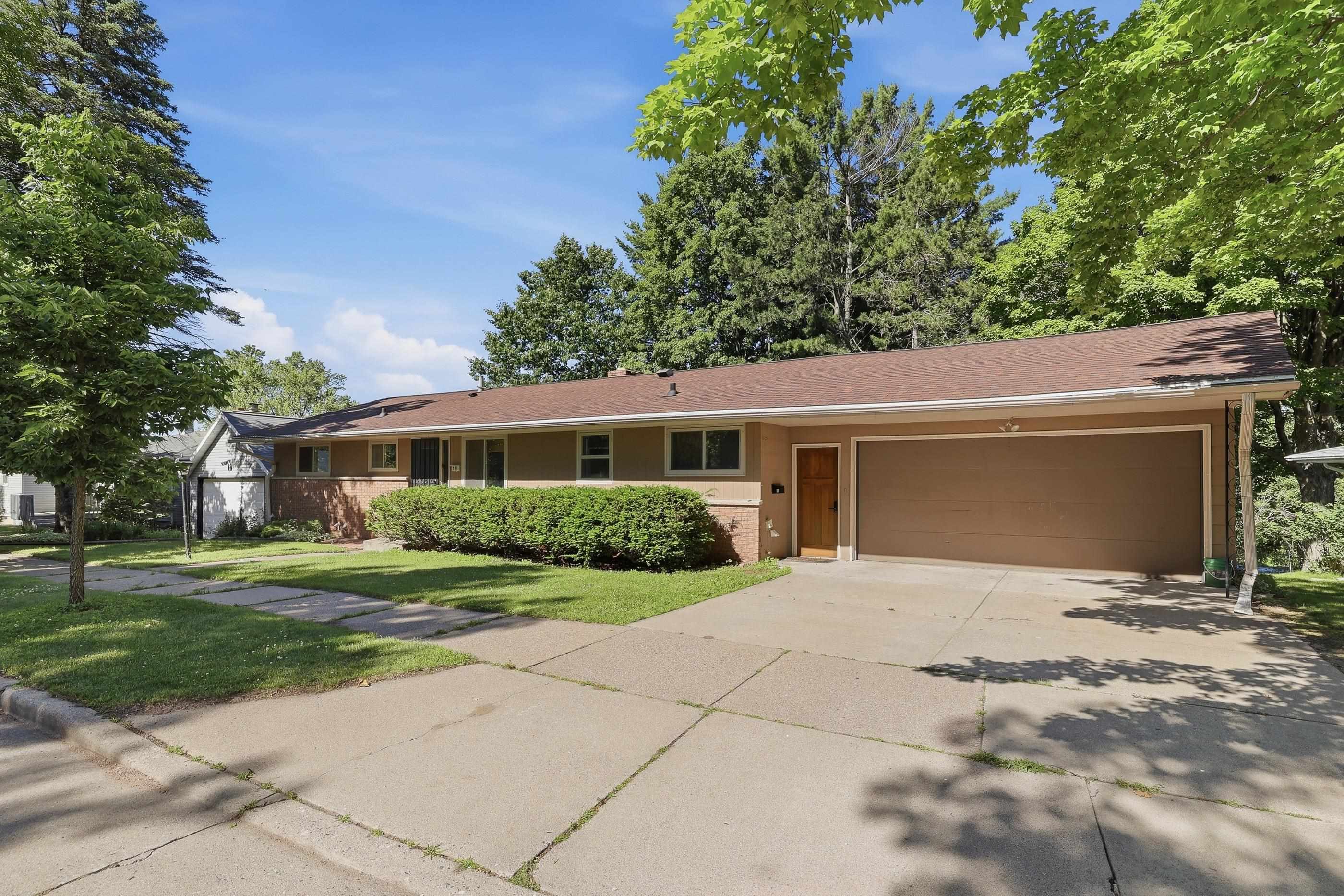 908 S 11TH STREET, Wausau, Wisconsin 54403, 5 Bedrooms Bedrooms, ,1 BathroomBathrooms,Residential,For Sale,908 S 11TH STREET,22602894