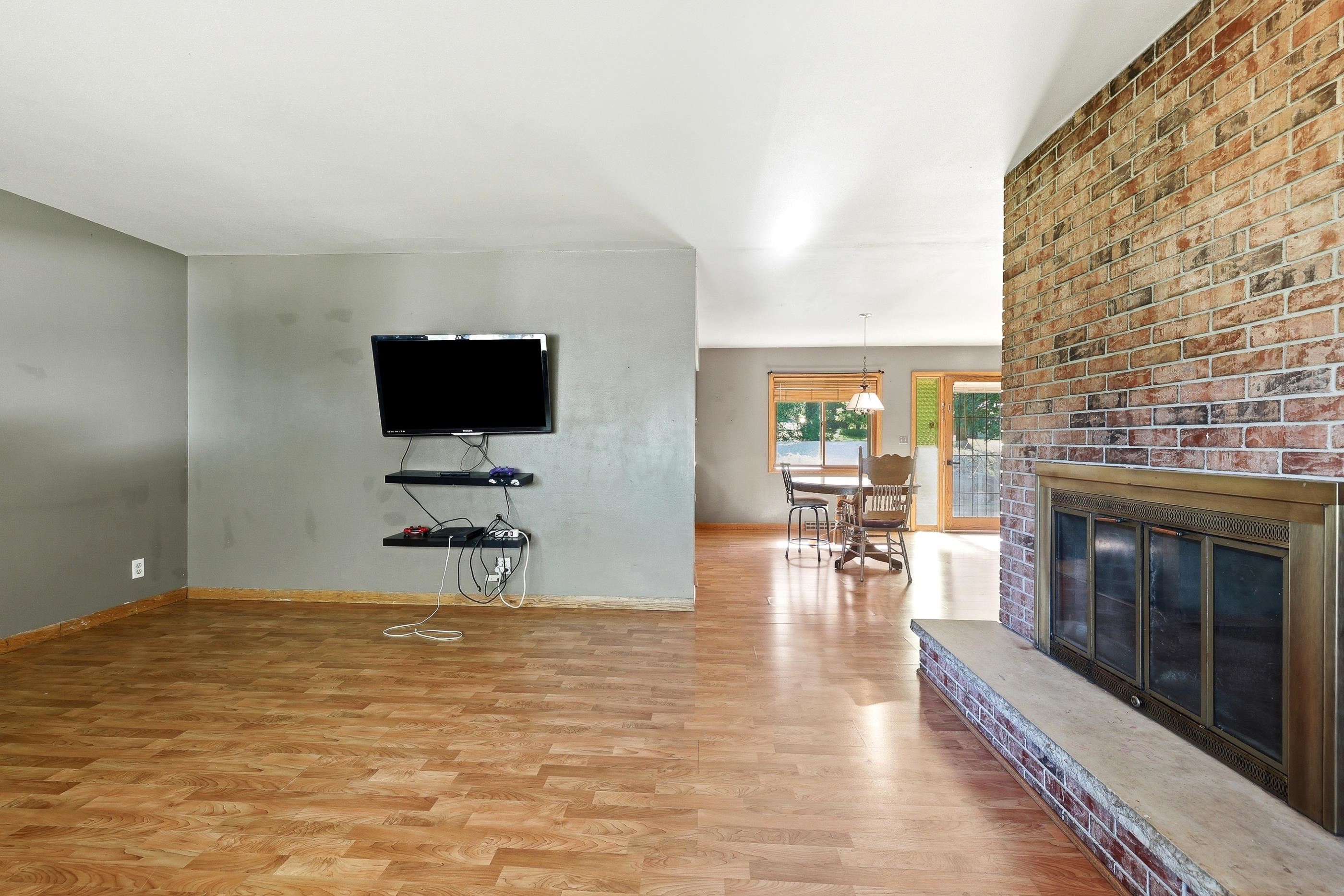 908 S 11TH STREET, Wausau, Wisconsin 54403, 5 Bedrooms Bedrooms, ,1 BathroomBathrooms,Residential,For Sale,908 S 11TH STREET,22602894