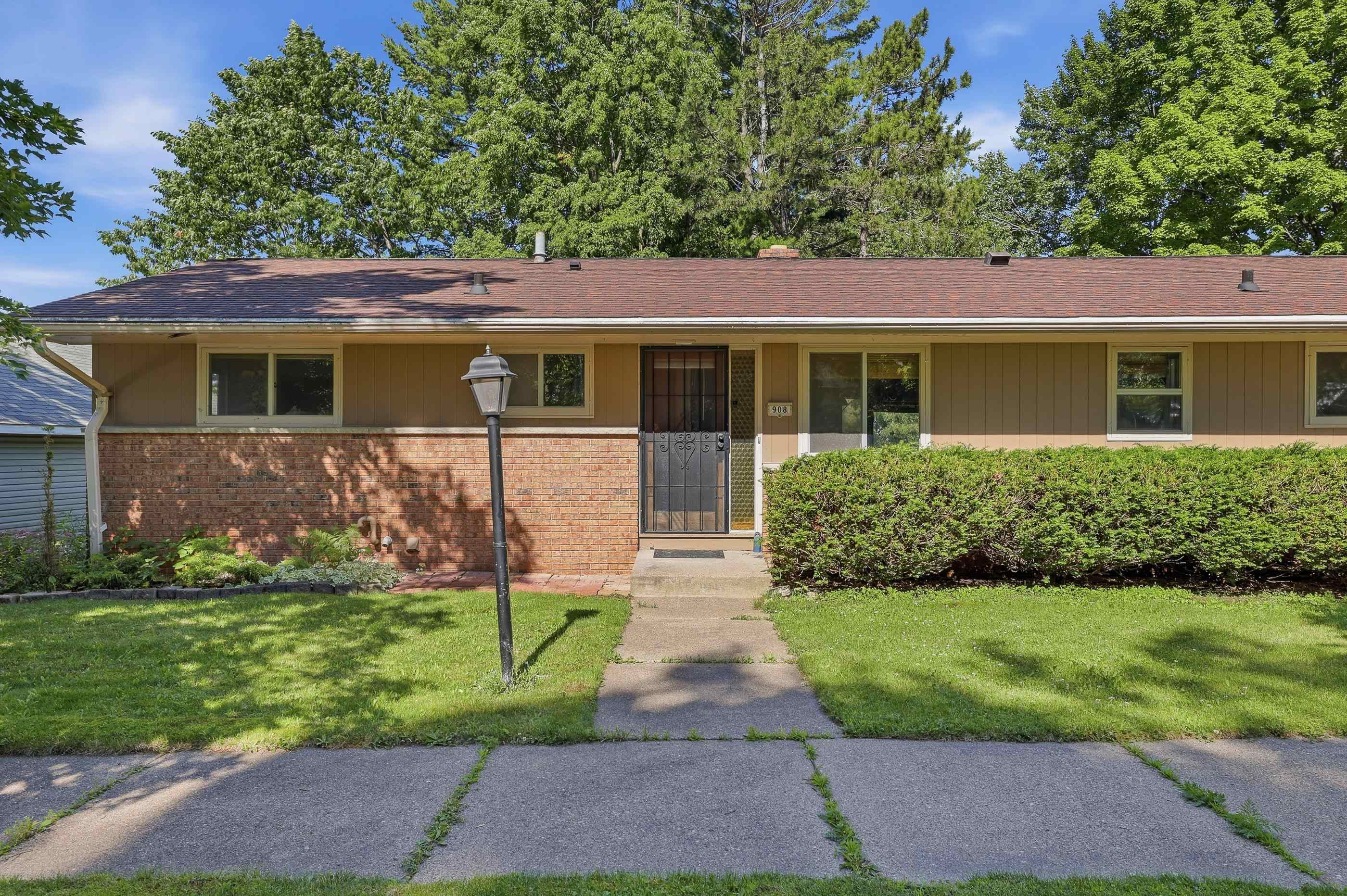 908 S 11TH STREET, Wausau, Wisconsin 54403, 5 Bedrooms Bedrooms, ,1 BathroomBathrooms,Residential,For Sale,908 S 11TH STREET,22602894