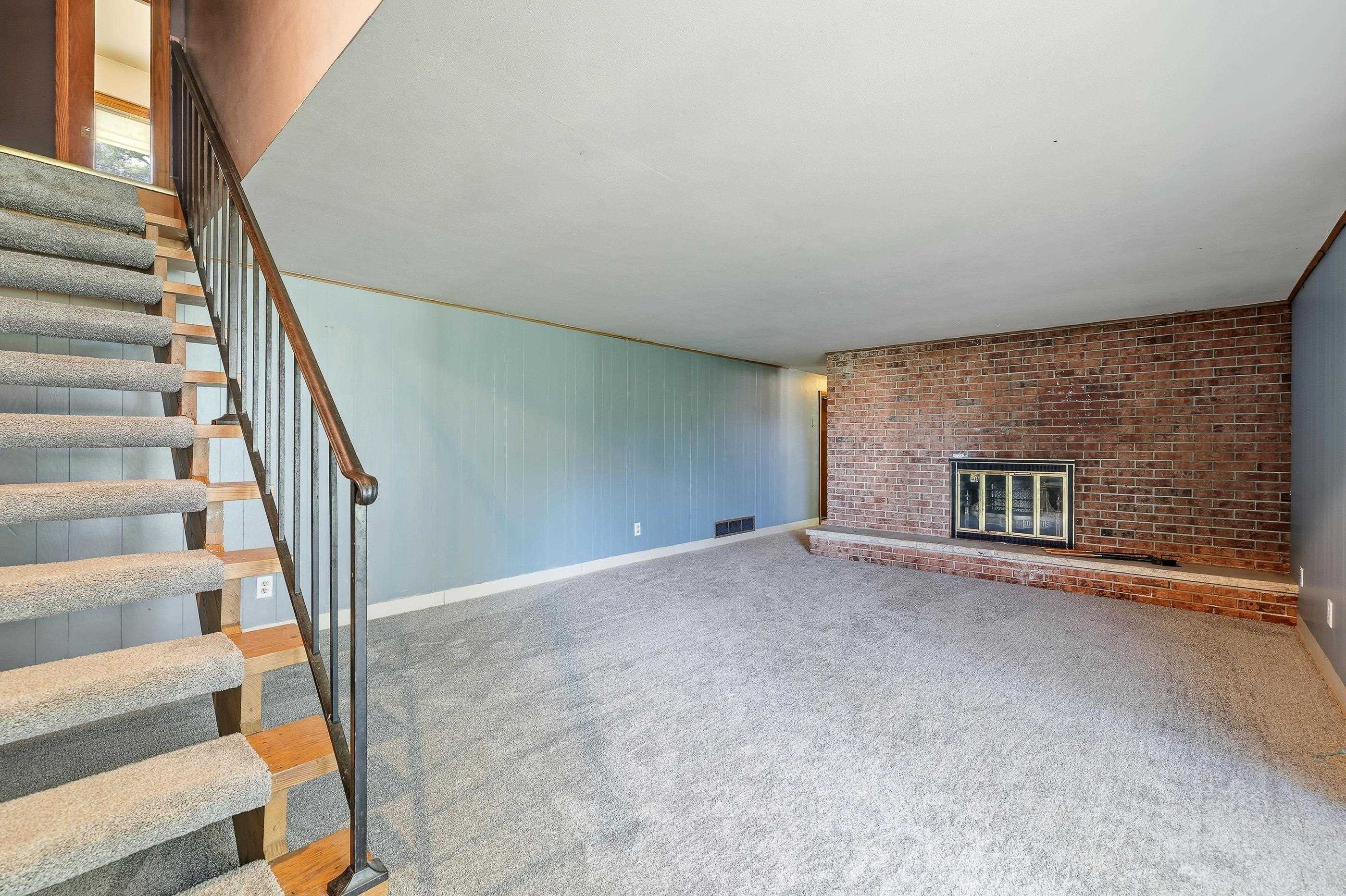 908 S 11TH STREET, Wausau, Wisconsin 54403, 5 Bedrooms Bedrooms, ,1 BathroomBathrooms,Residential,For Sale,908 S 11TH STREET,22602894
