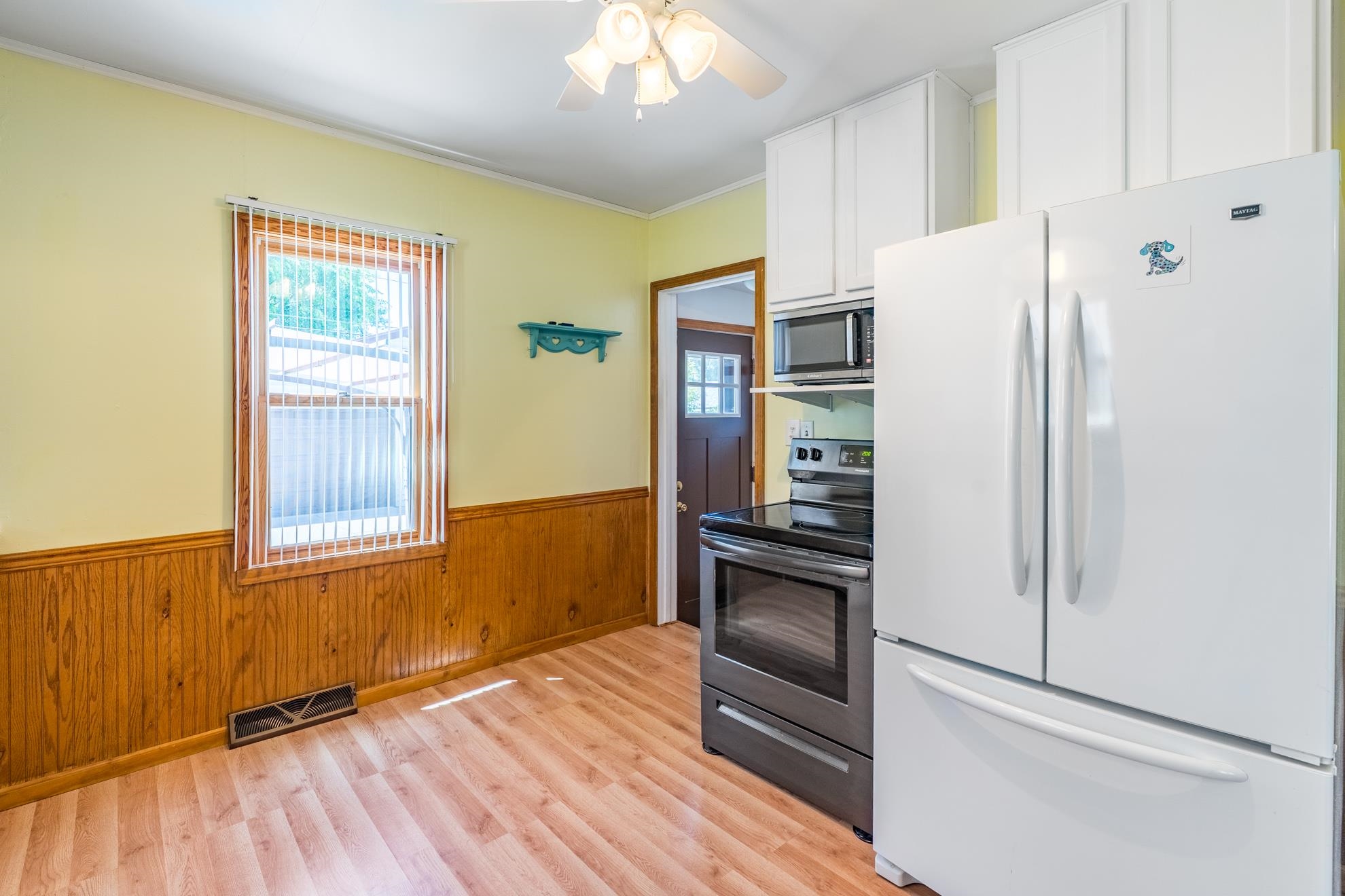 1120 S 8TH AVENUE, Wausau, Wisconsin 54401, 3 Bedrooms Bedrooms, ,1 BathroomBathrooms,Residential,For Sale,1120 S 8TH AVENUE,22602895