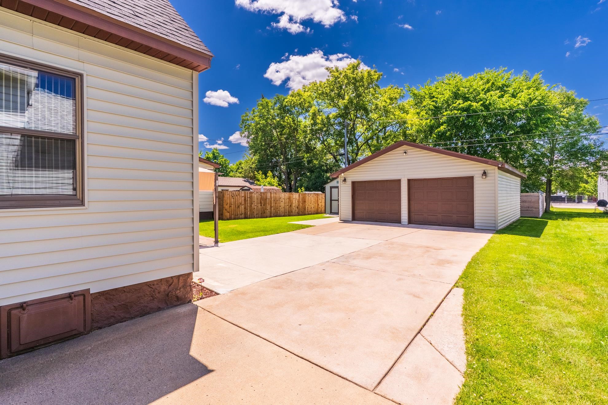 1120 S 8TH AVENUE, Wausau, Wisconsin 54401, 3 Bedrooms Bedrooms, ,1 BathroomBathrooms,Residential,For Sale,1120 S 8TH AVENUE,22602895