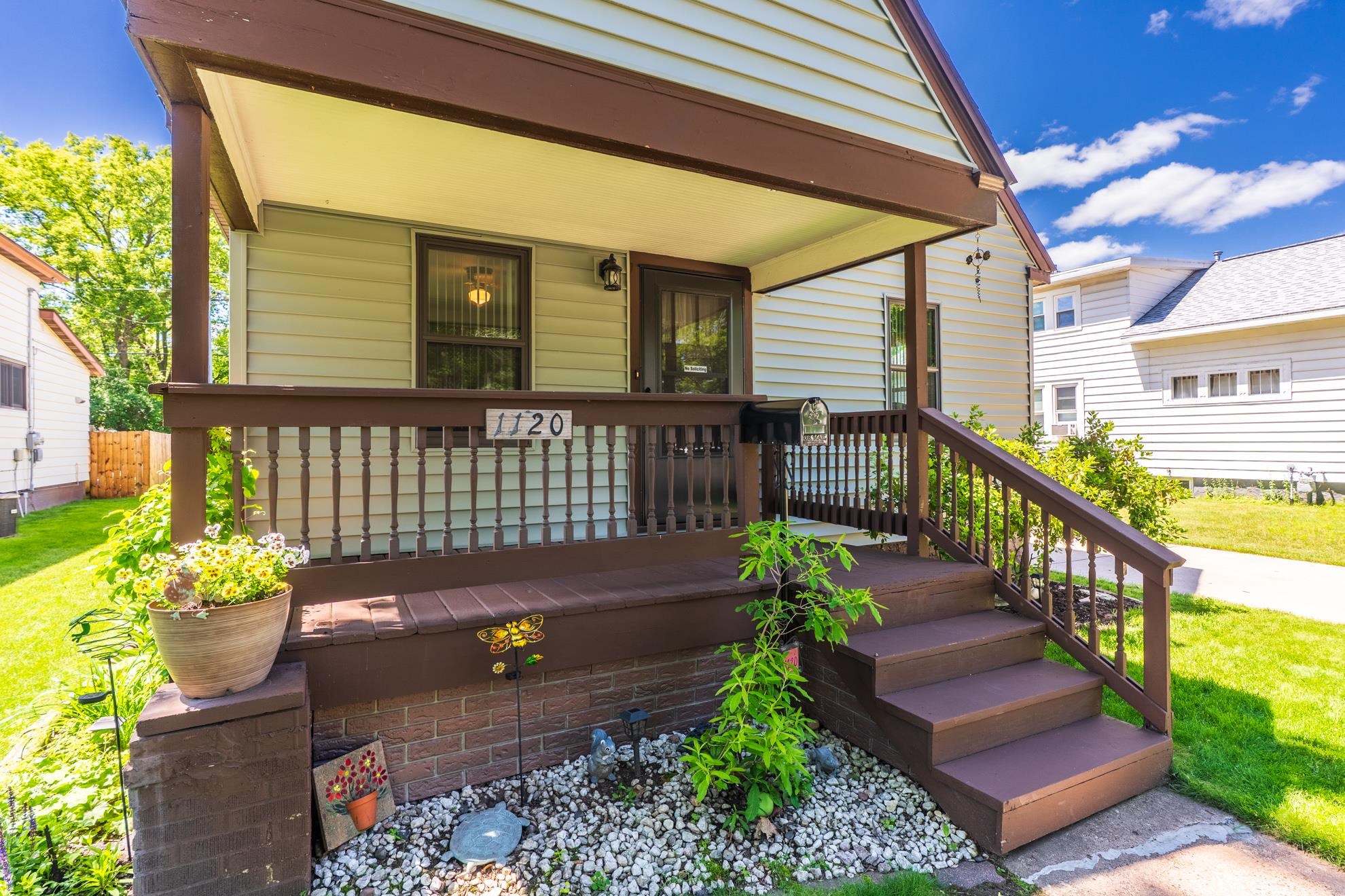 1120 S 8TH AVENUE, Wausau, Wisconsin 54401, 3 Bedrooms Bedrooms, ,1 BathroomBathrooms,Residential,For Sale,1120 S 8TH AVENUE,22602895